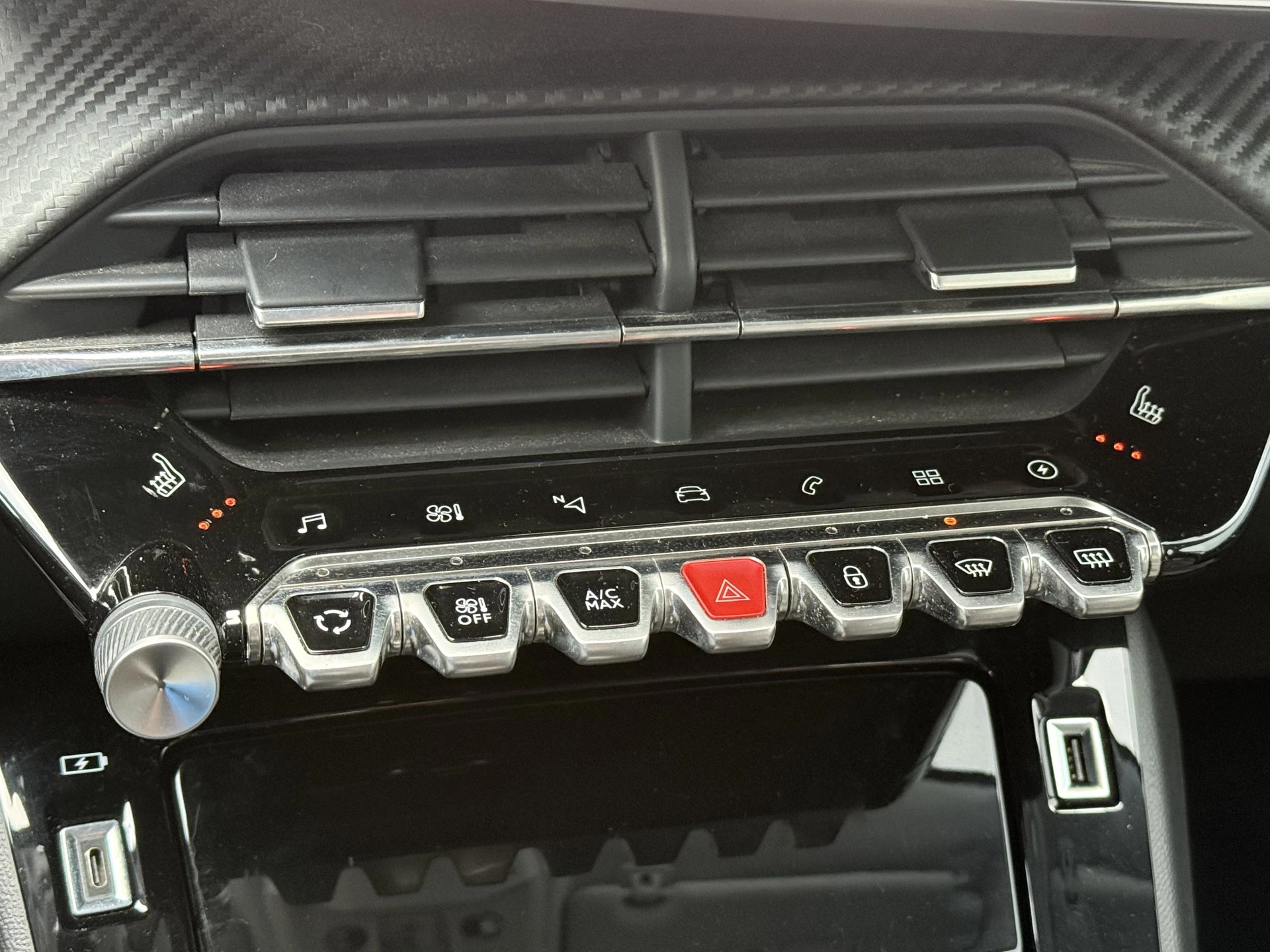 Hoofdafbeelding Peugeot e-208