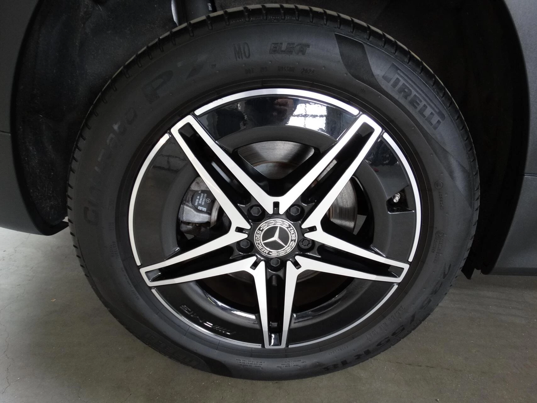 Hoofdafbeelding Mercedes-Benz EQB