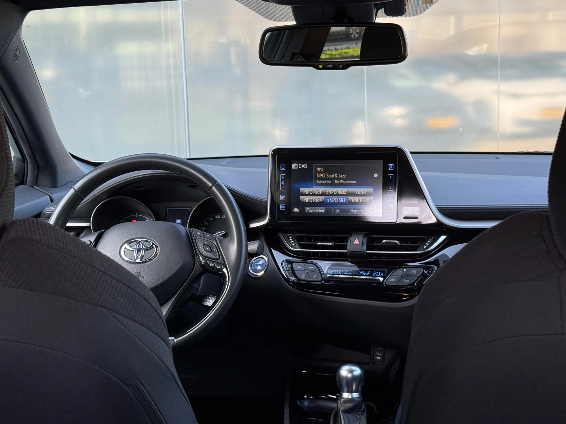 Hoofdafbeelding Toyota C-HR