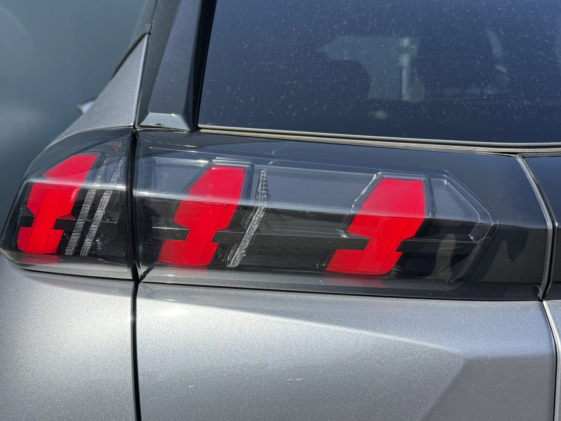 Hoofdafbeelding Peugeot e-2008