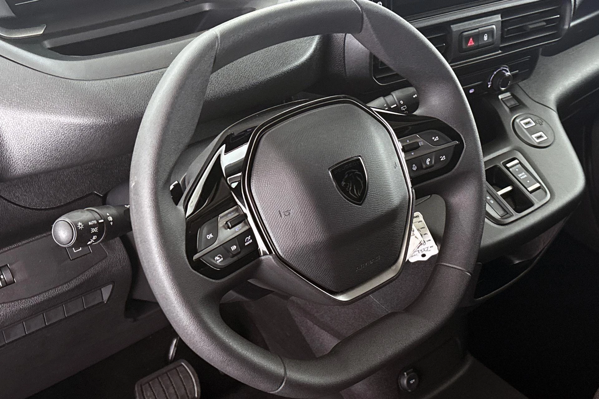 Hoofdafbeelding Peugeot e-Partner