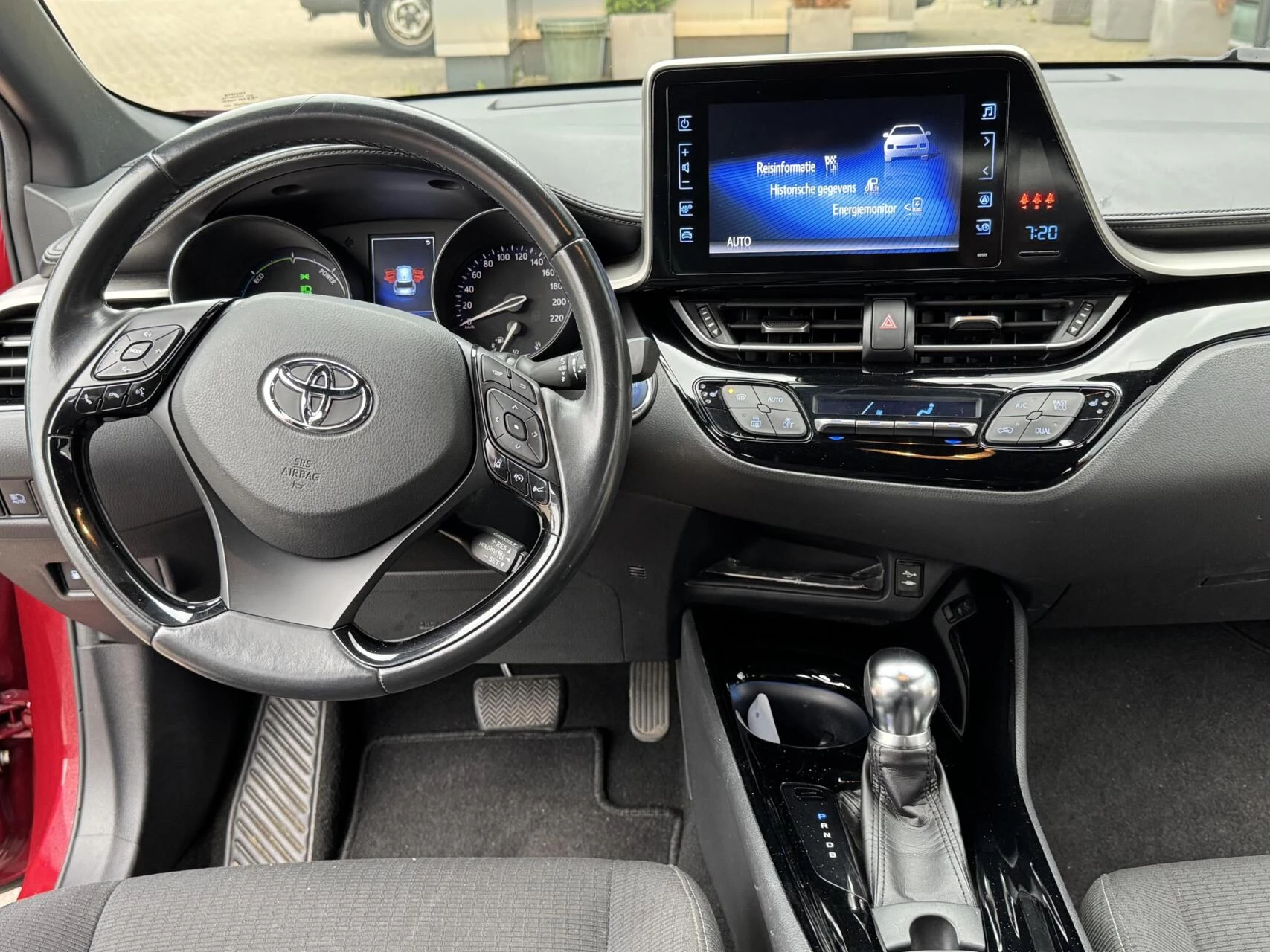 Hoofdafbeelding Toyota C-HR