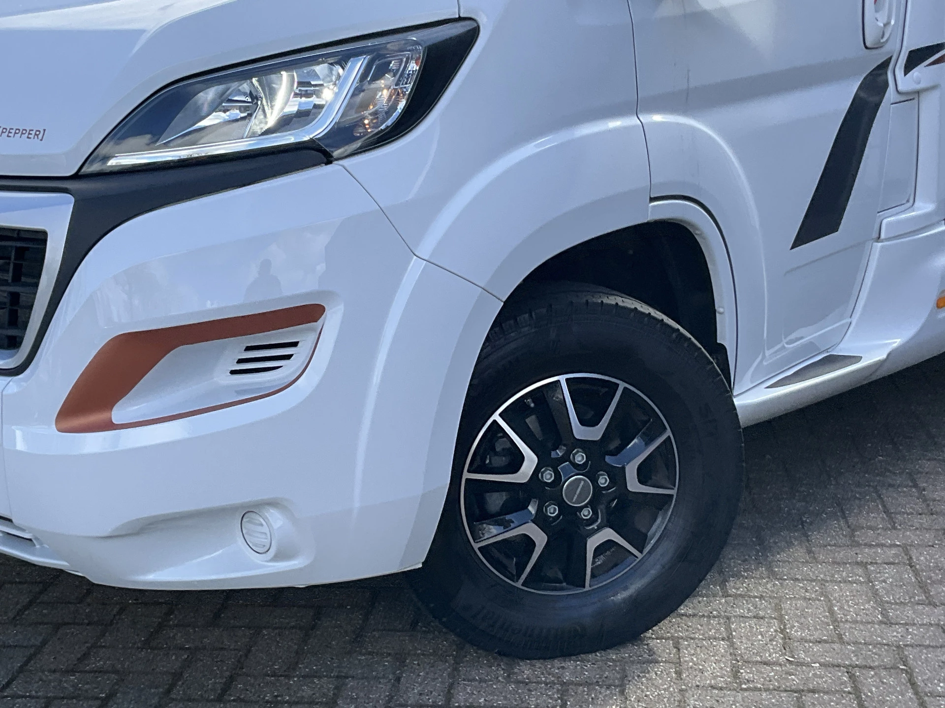 Hoofdafbeelding Weinsberg R57