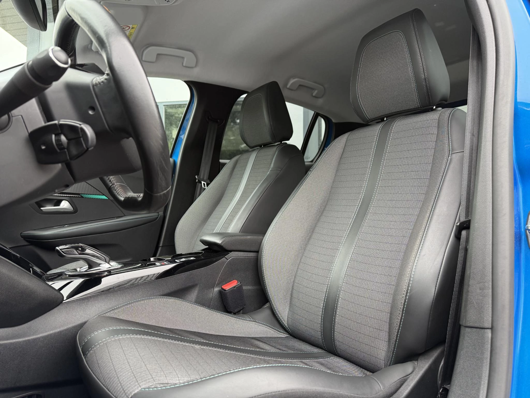 Hoofdafbeelding Peugeot e-208