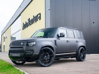 Land Rover Defender 110 2.0 P300e 110 X-Dynamic HSE Trekhaak l Schuif-/kantel Panorama dak l Black Pack l Treeplanken l Spoiler l Wheelcover l 24 Inch l