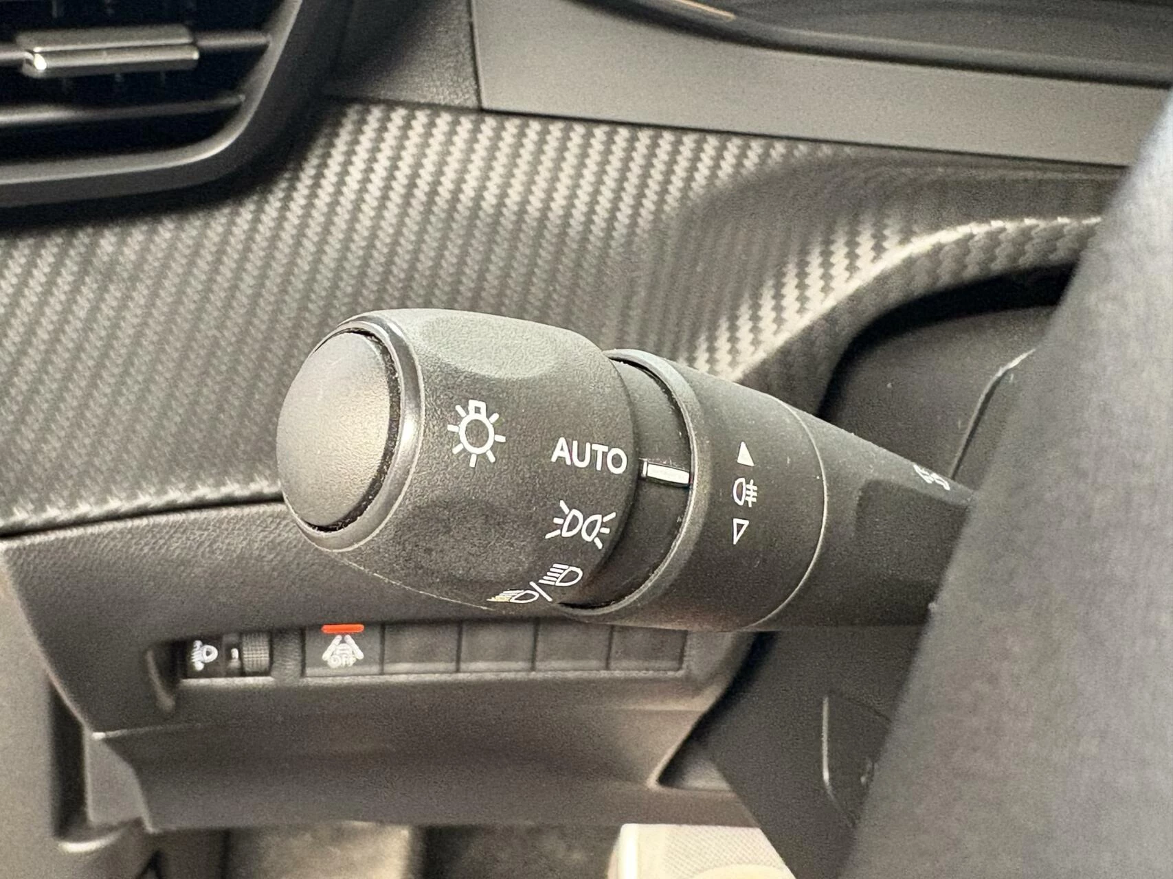 Hoofdafbeelding Peugeot e-2008
