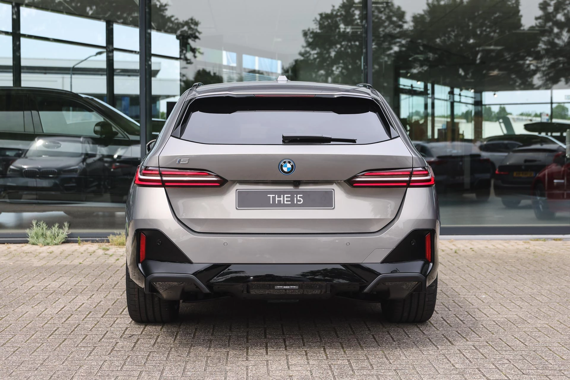 Hoofdafbeelding BMW i5