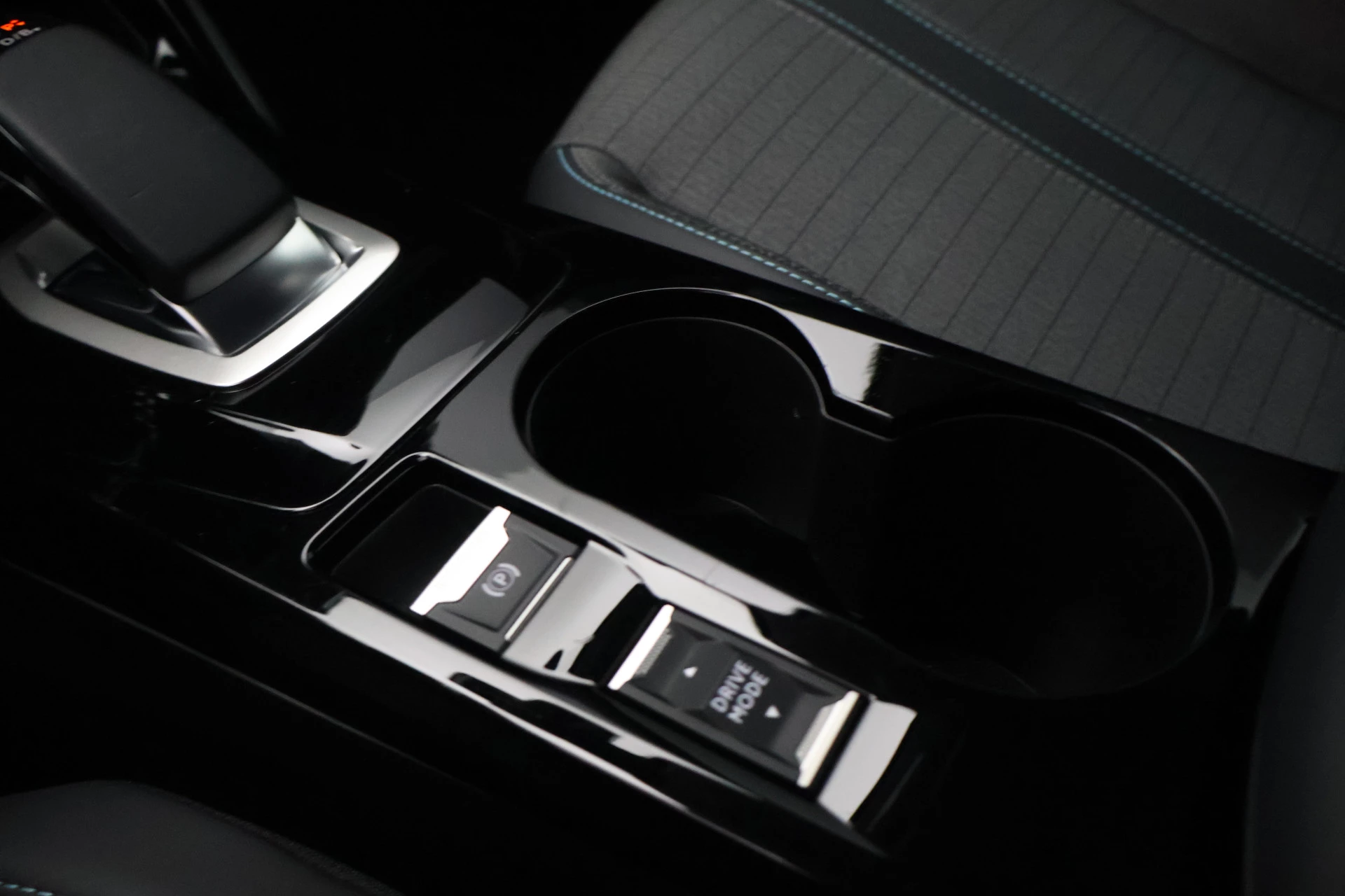 Hoofdafbeelding Peugeot e-208