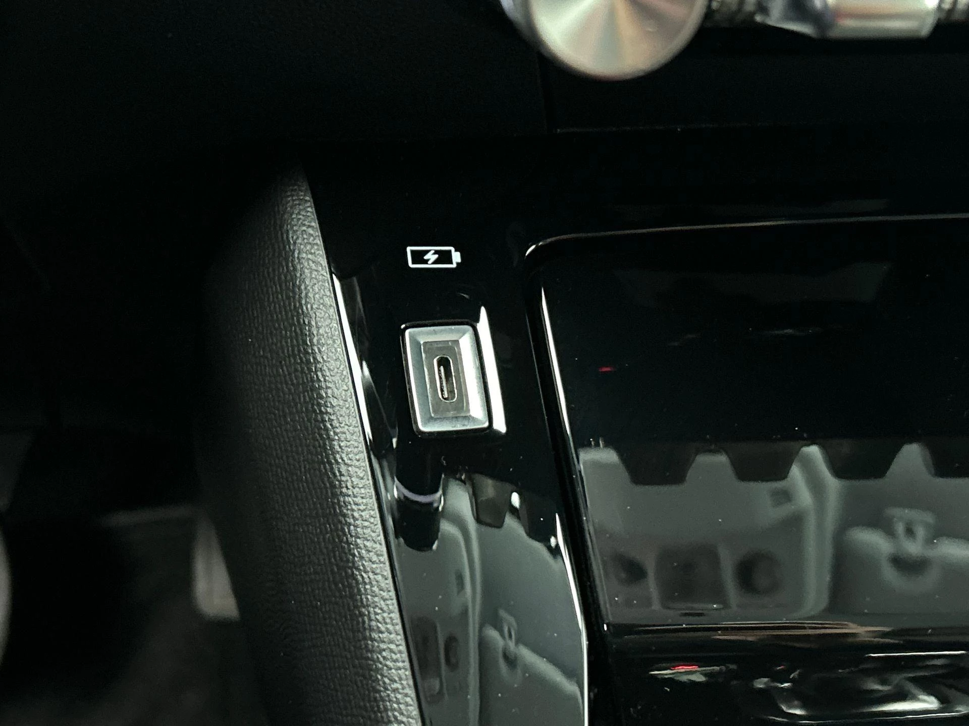 Hoofdafbeelding Peugeot e-208