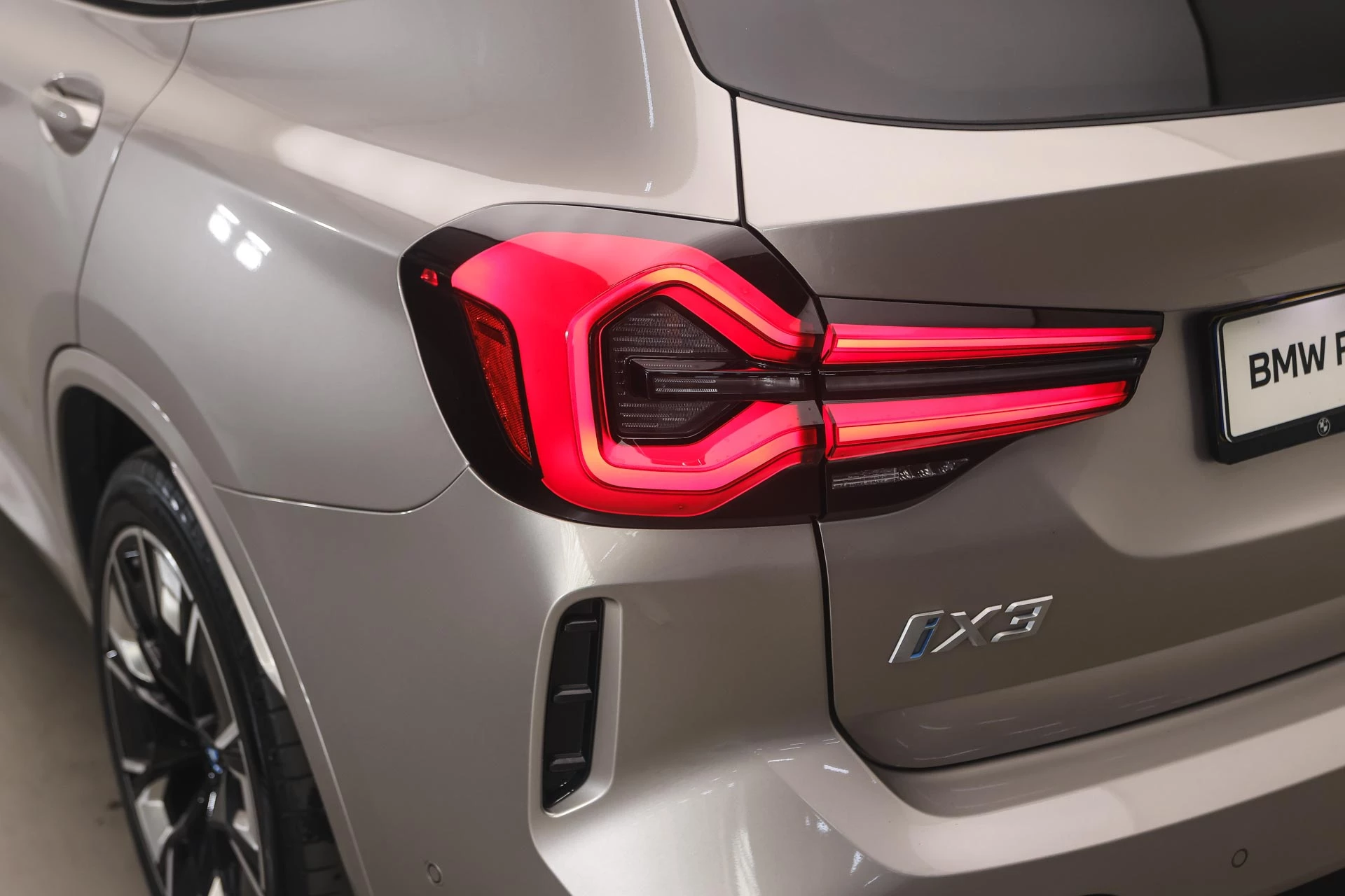 Hoofdafbeelding BMW iX3