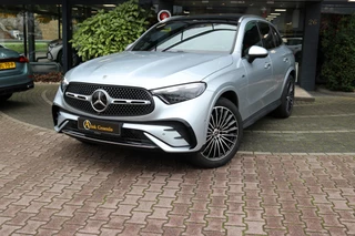 Hoofdafbeelding Mercedes-Benz GLC Mercedes-Benz GLC 300e 4MATIC AMG Line Luchtvering, Panoramadak, Trekhaak, Rijassistentiepakket