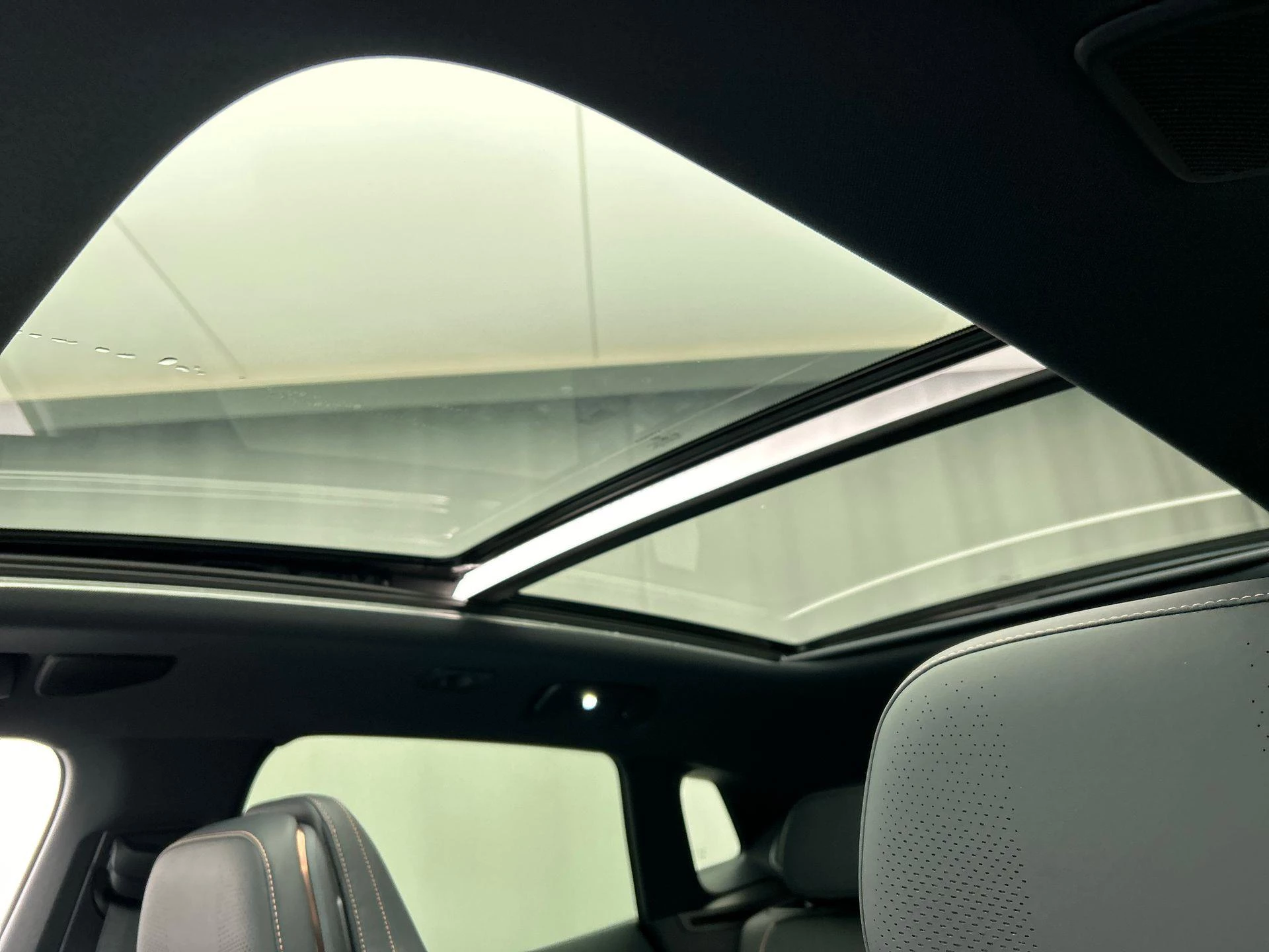 Hoofdafbeelding Lynk & Co 08