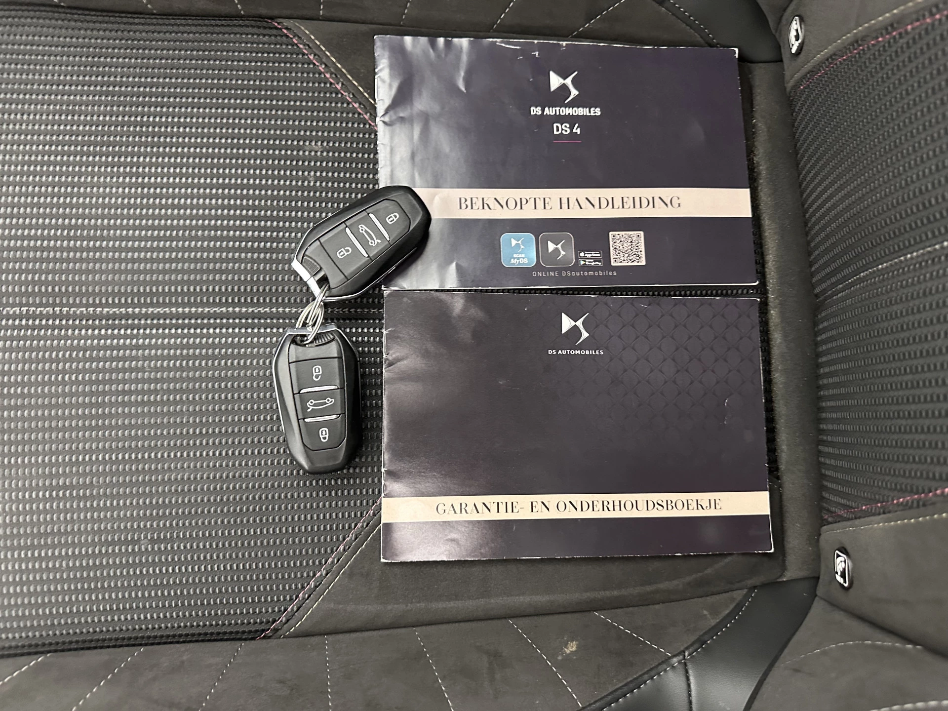 Hoofdafbeelding DS DS 4