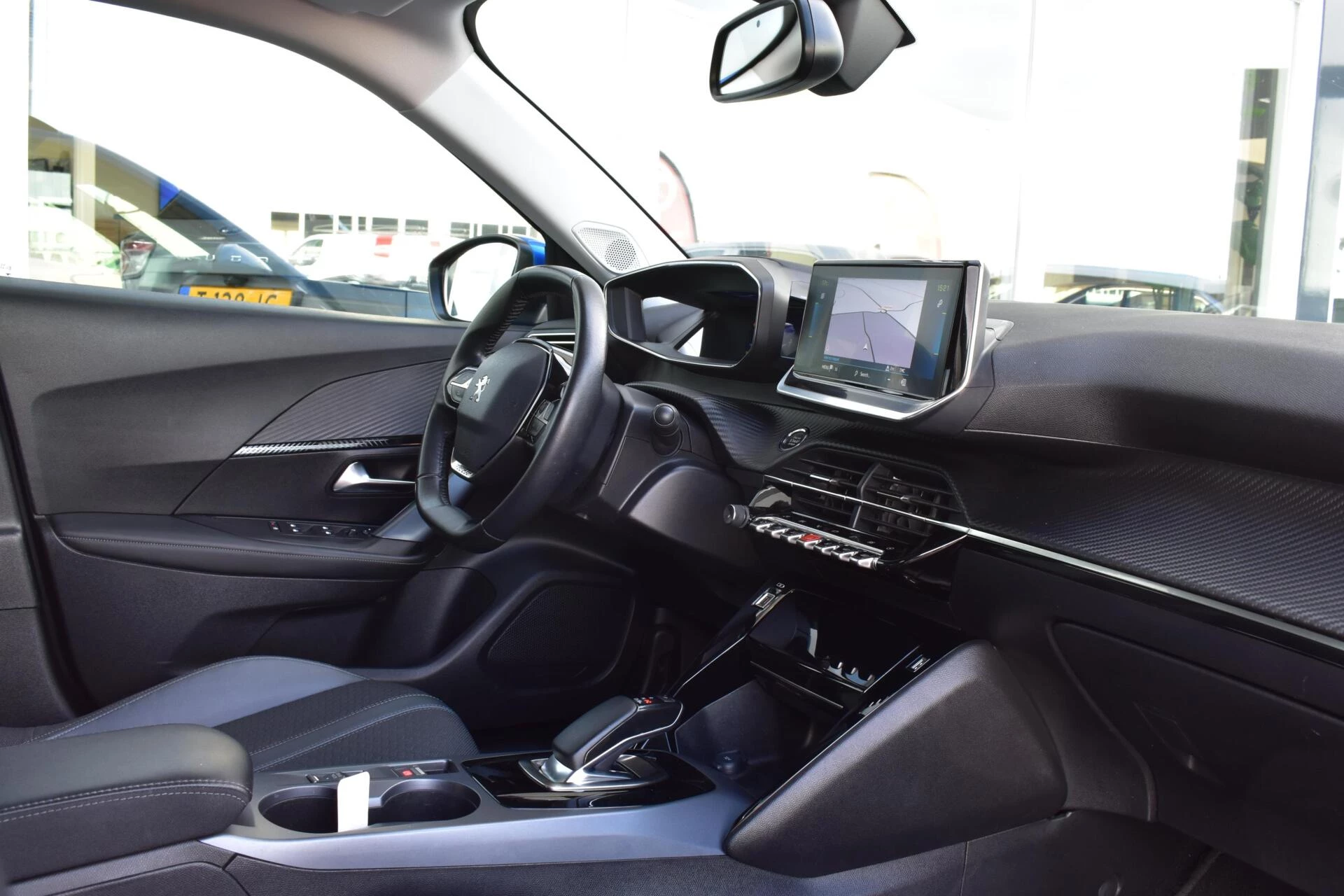 Hoofdafbeelding Peugeot e-2008