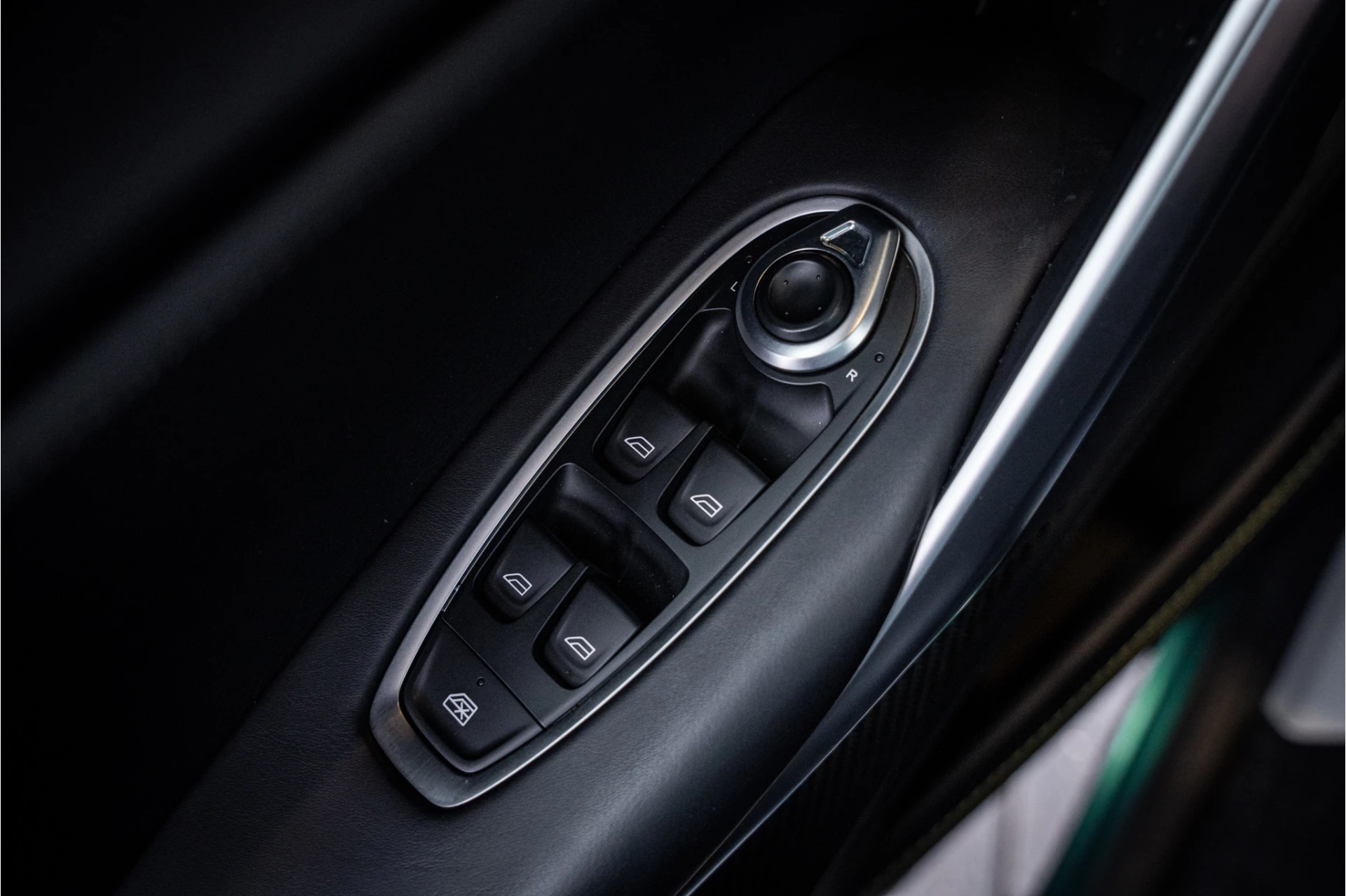 Hoofdafbeelding Aston Martin DBX