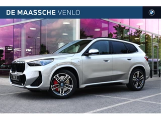 BMW X1 xDrive25e High Executive M Sport Automaat / Panoramadak / Trekhaak / Sportstoelen / Adaptieve LED / M Adaptief onderstel / Parking Assistant Plus / Head-Up