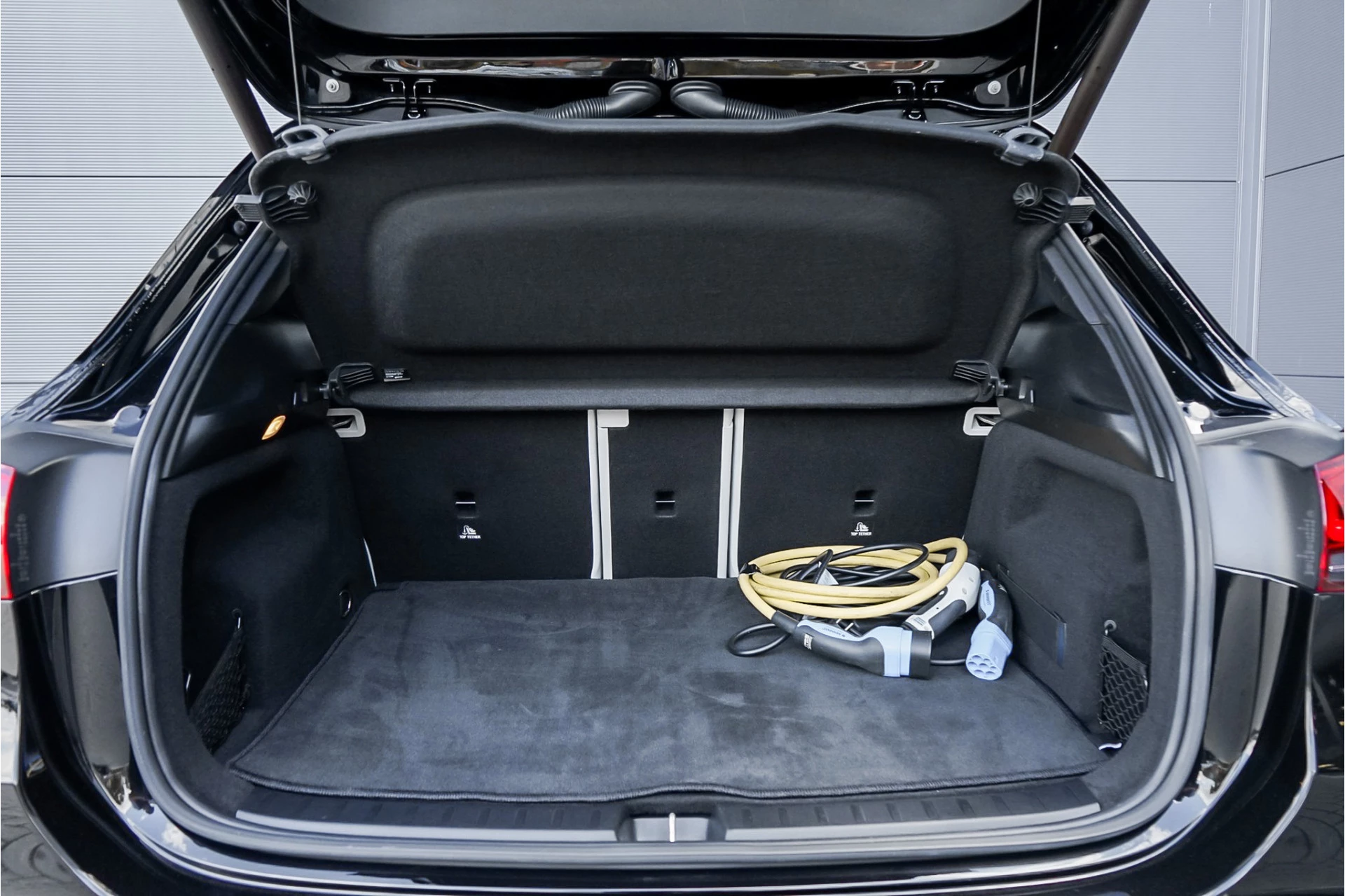 Hoofdafbeelding Mercedes-Benz EQA