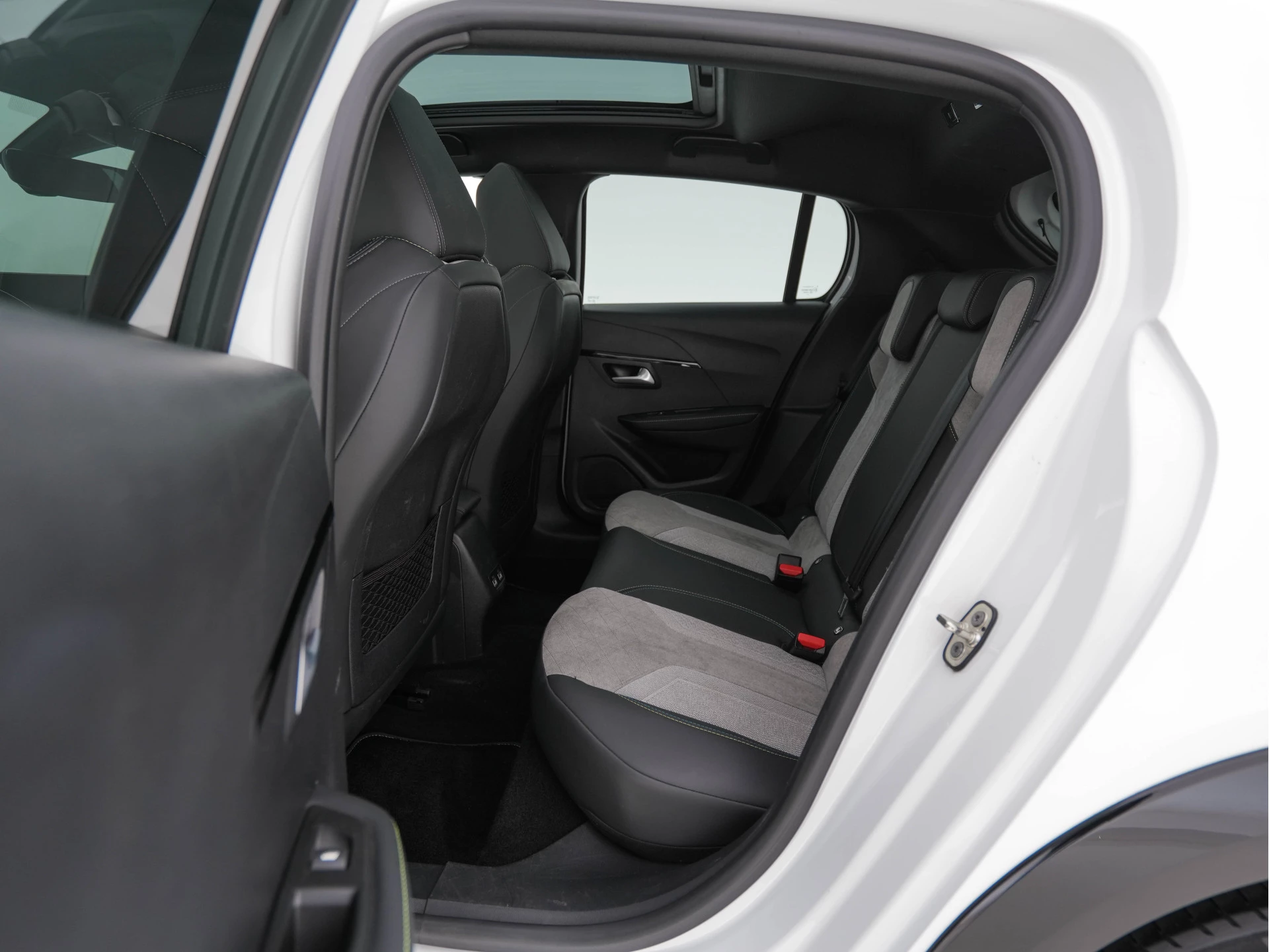 Hoofdafbeelding Peugeot e-208