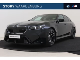 BMW M5 5 Serie Automaat / Panoramadak / Trekhaak / M Carbon-keramische remmen / Bowers & Wilkins / Stoelventilatie / Parking Assistant Professional / Adaptieve LED