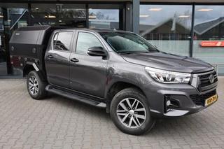 Toyota Hilux 2.4 D-4D DUBBEL CABINE BE TREKKER LIMITED A/T VAN 5 ZITS VAN
