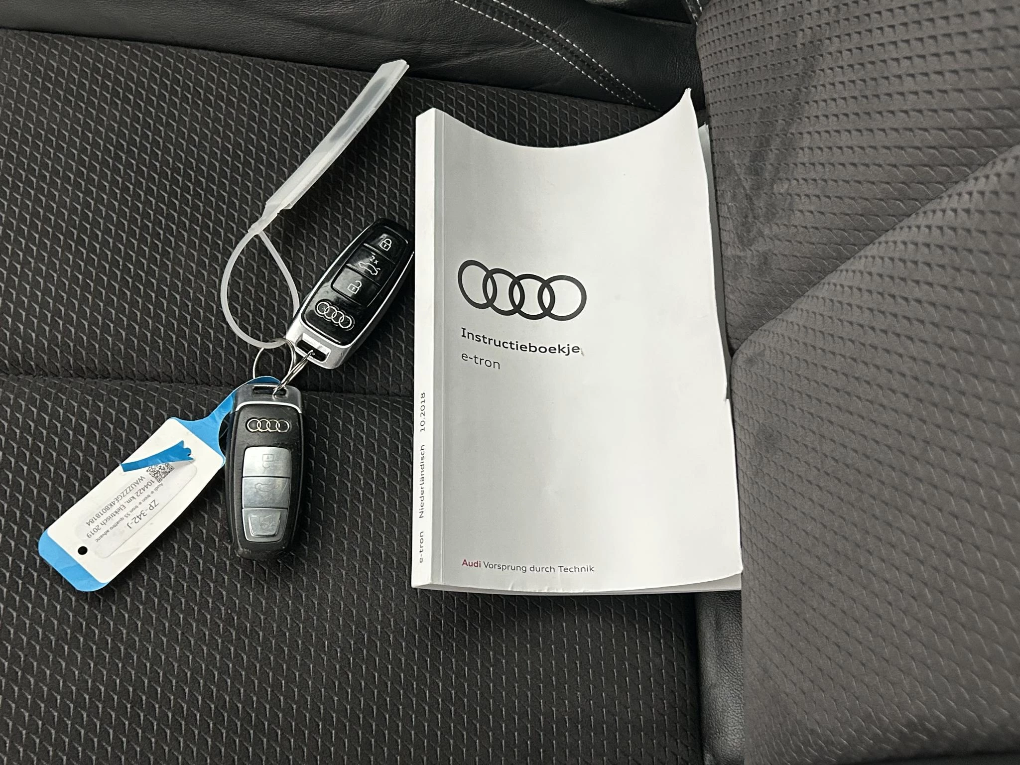 Hoofdafbeelding Audi e-tron