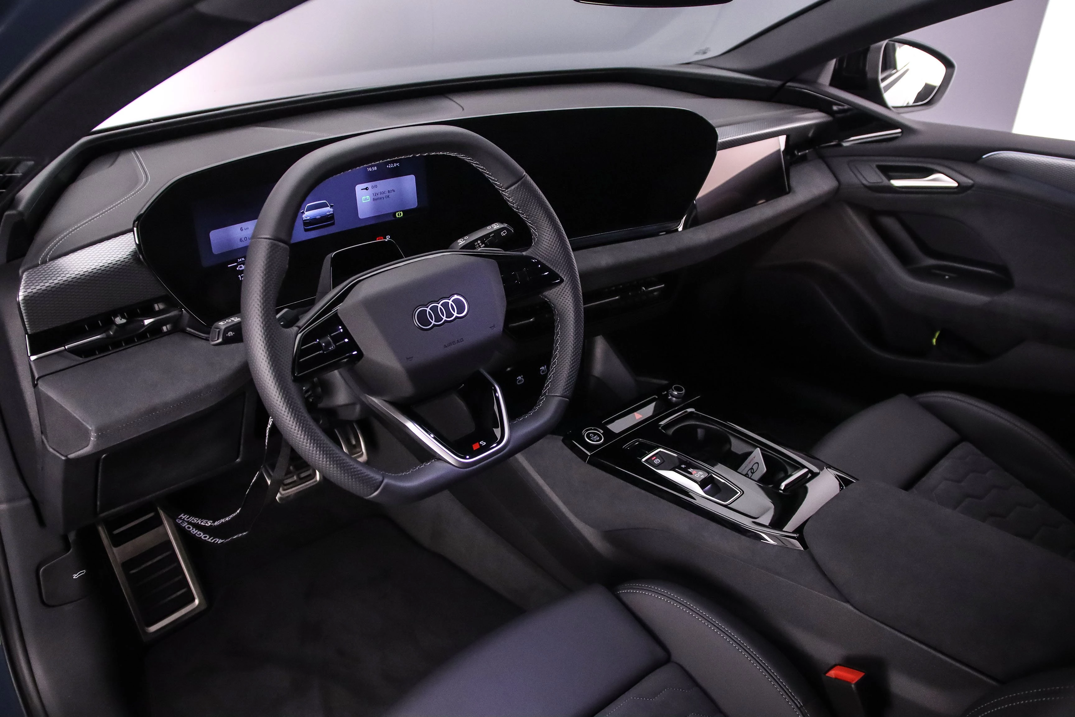 Hoofdafbeelding Audi A6 Avant e-tron