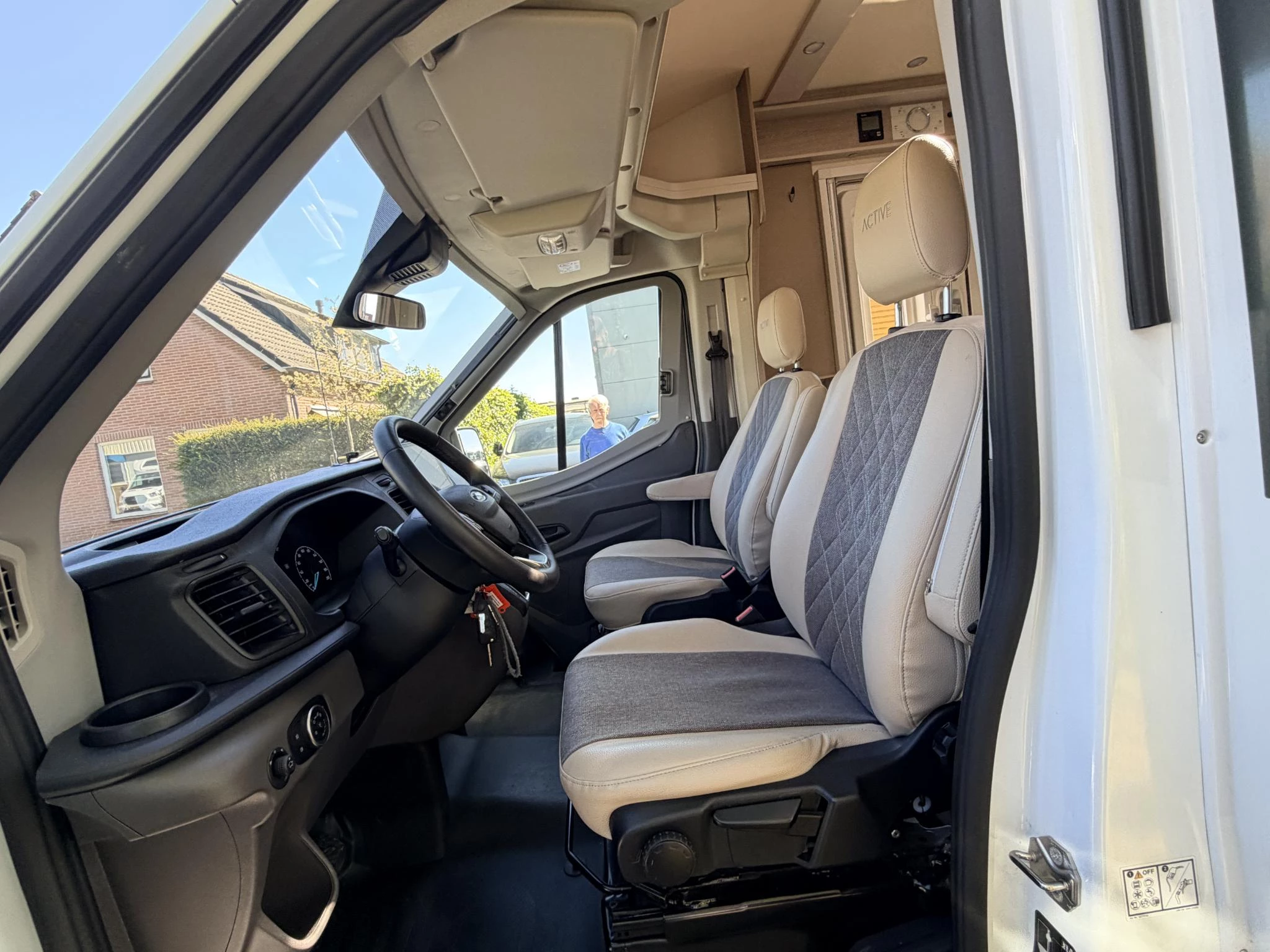 Hoofdafbeelding Bürstner Bt6914 Ford 155PK Camper•Automaat•TV