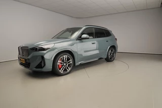 BMW iX1 eDrive20 | M-Sportpakket | LED | Navigatie | Schuifdak | Elektr. zetels | DAB | Harman-kardon sound | Alu 19 inch