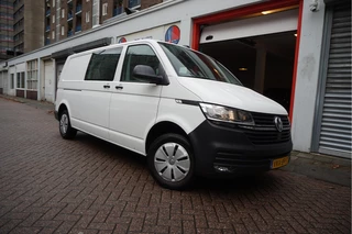 Volkswagen Transporter 2.0 TDI L2H1 30 DC | Aut7 | Eur6 | NAVI | Apple Carplay | Trekhaak | Airco | Cruise | Dubbele cabine