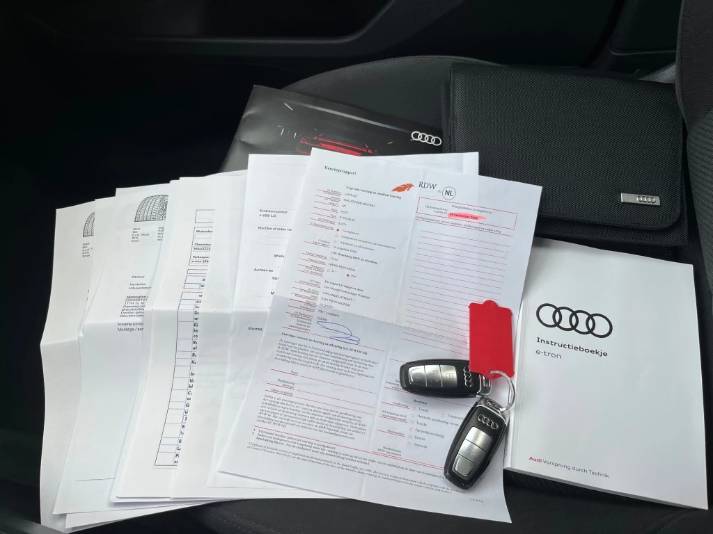 Hoofdafbeelding Audi e-tron