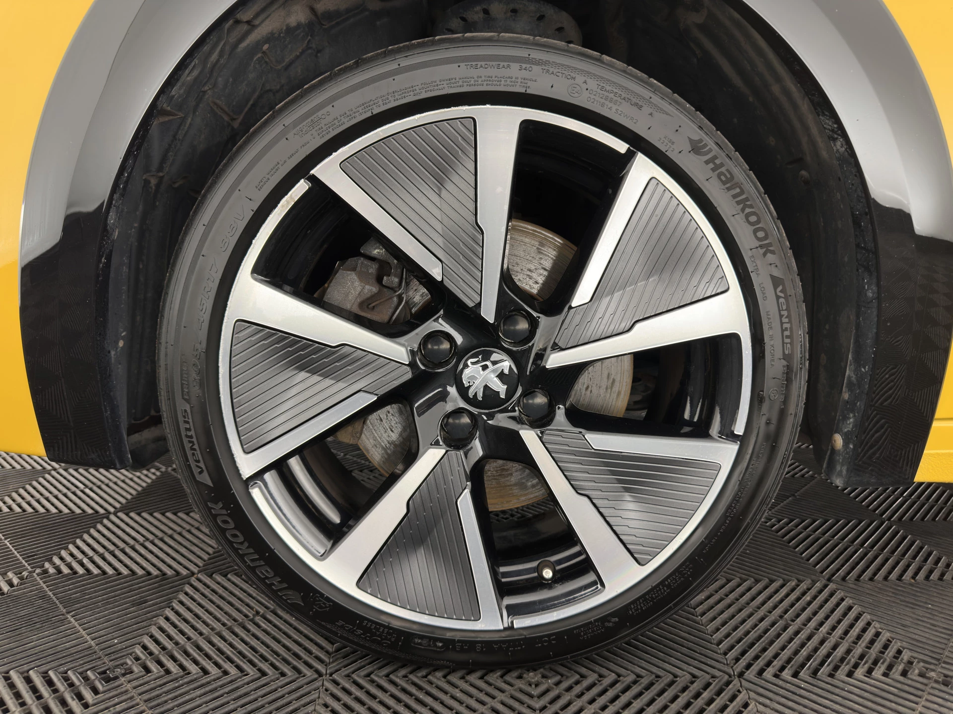 Hoofdafbeelding Peugeot e-208