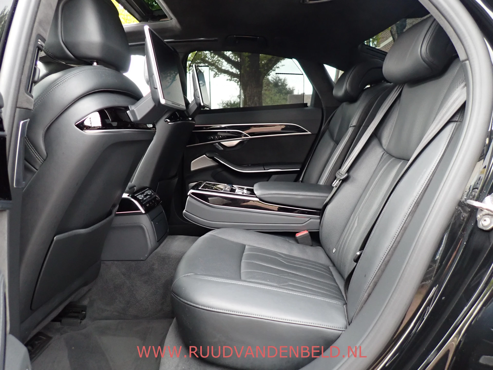 Hoofdafbeelding Audi A8