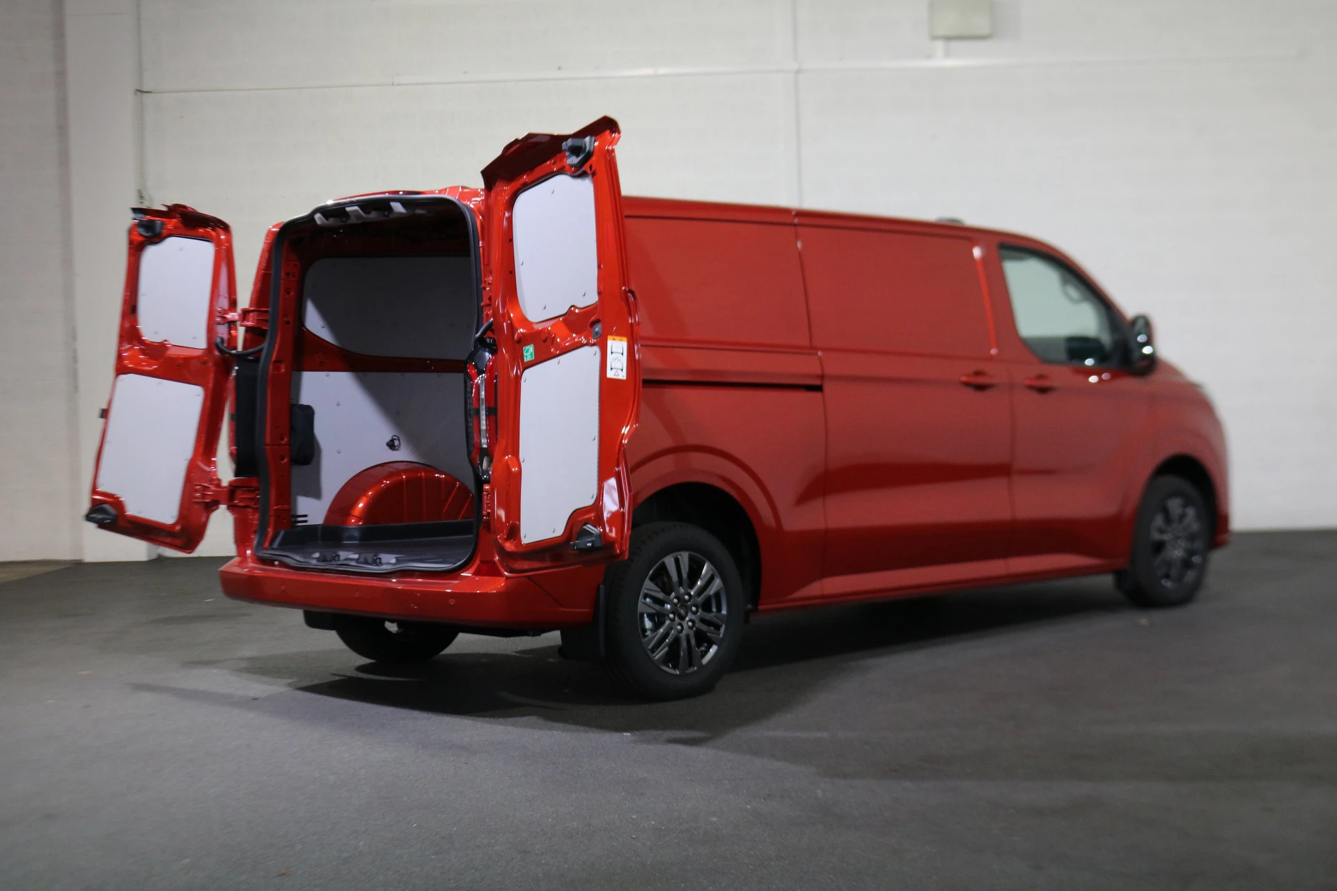 Hoofdafbeelding Ford E-Transit Custom