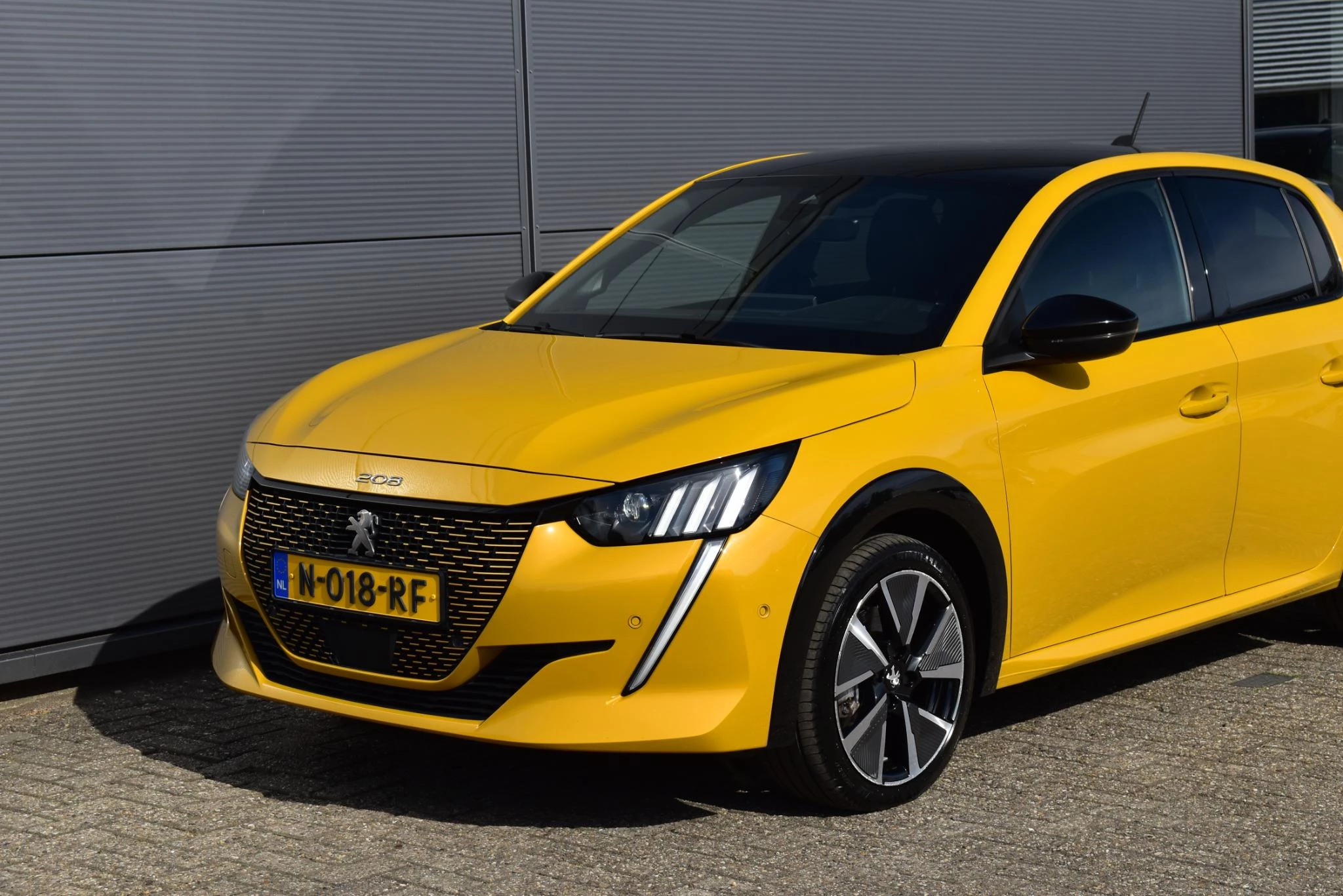 Hoofdafbeelding Peugeot e-208