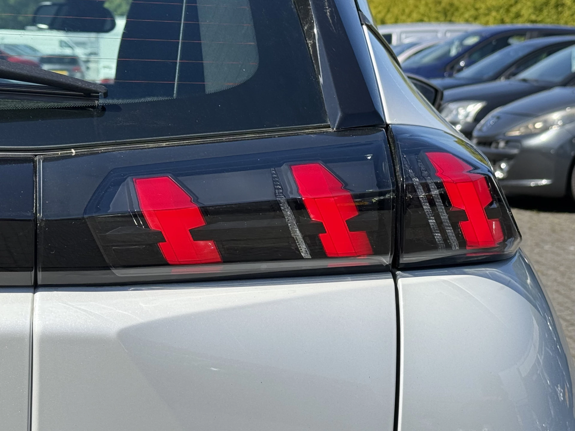 Hoofdafbeelding Peugeot e-2008