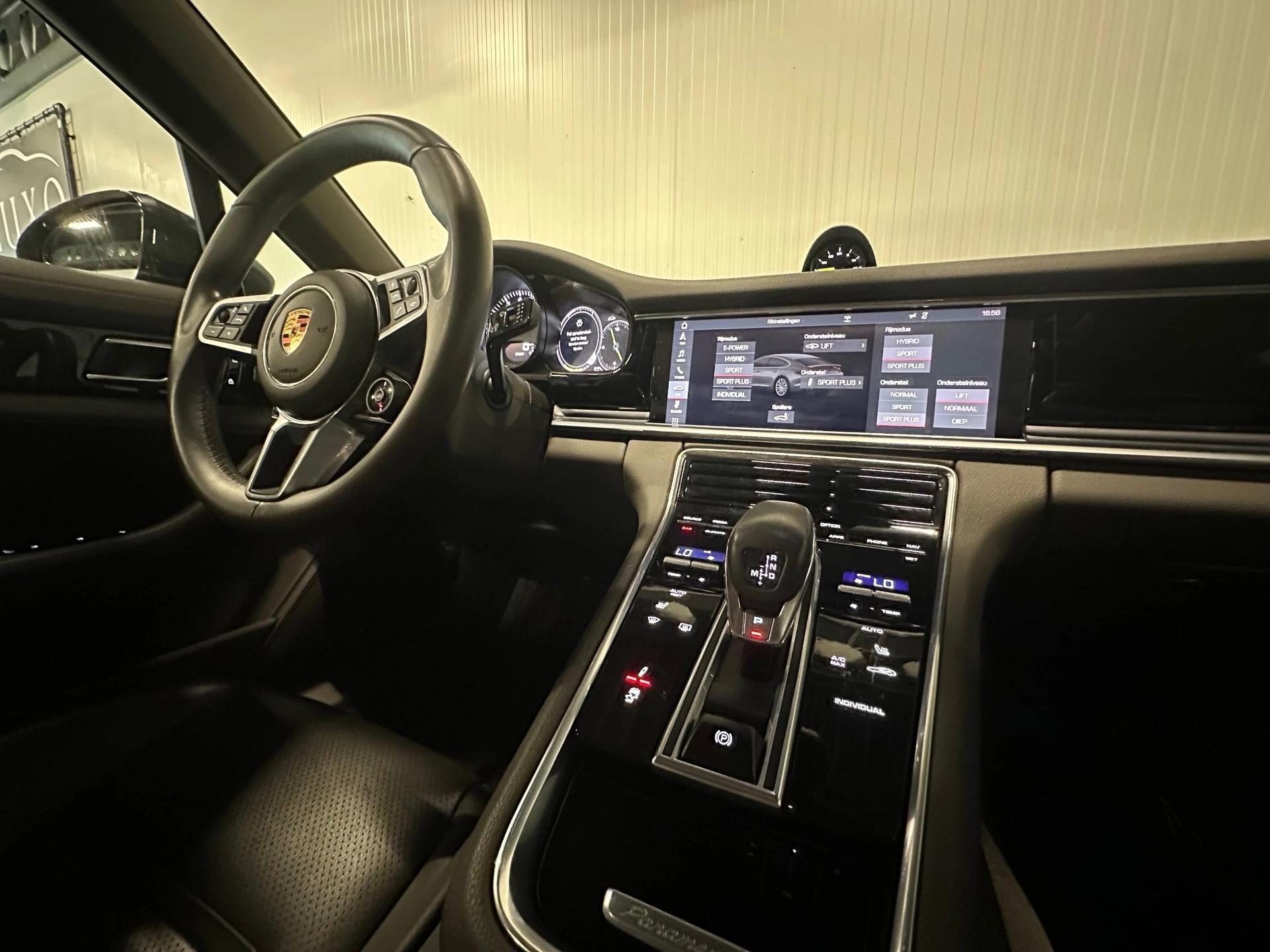 Hoofdafbeelding Porsche Panamera