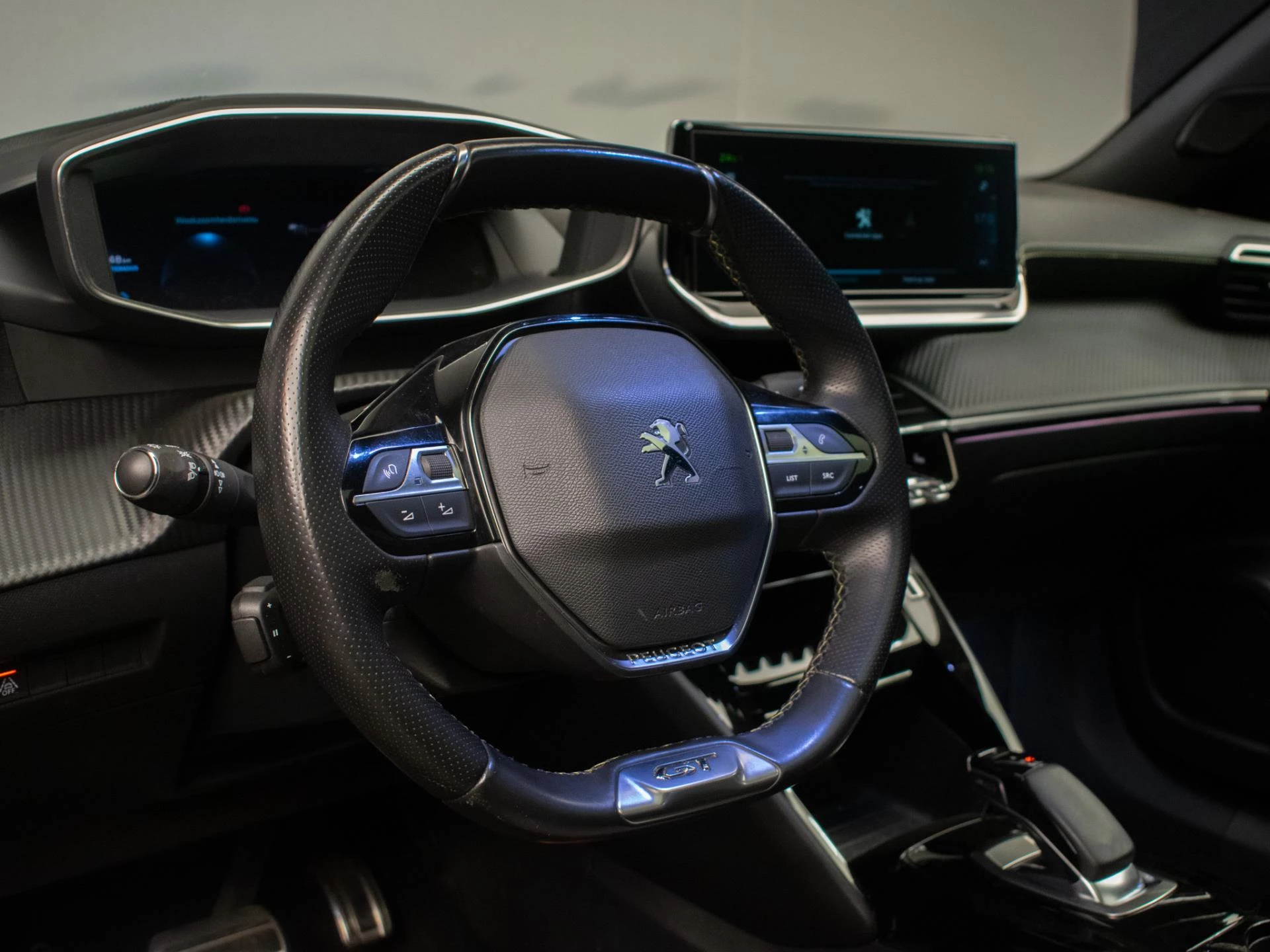 Hoofdafbeelding Peugeot e-2008