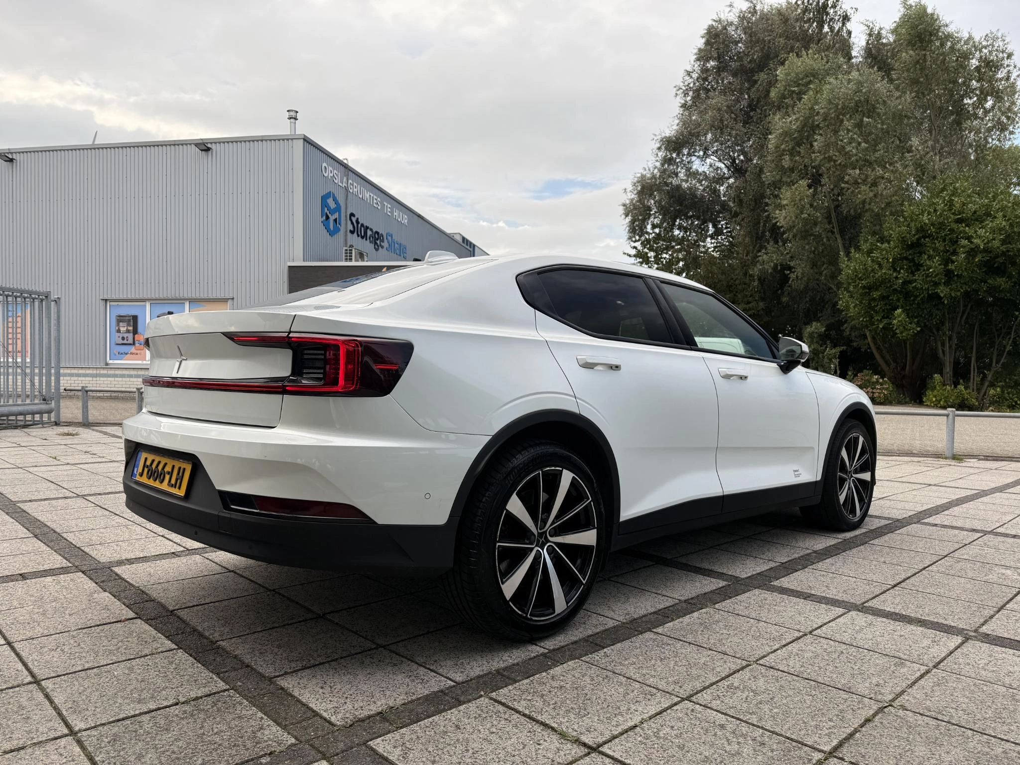Hoofdafbeelding Polestar 2