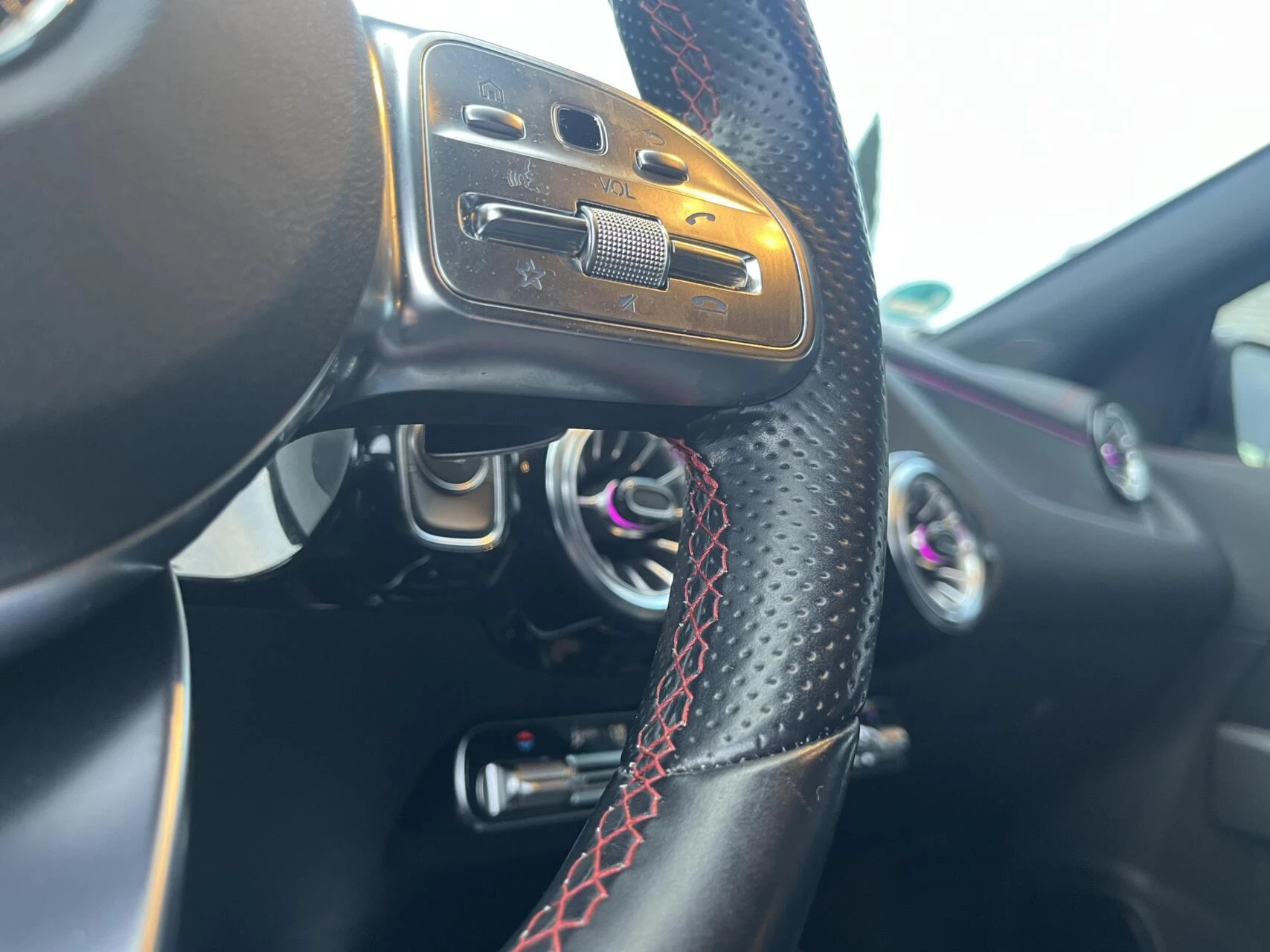 Hoofdafbeelding Mercedes-Benz EQA