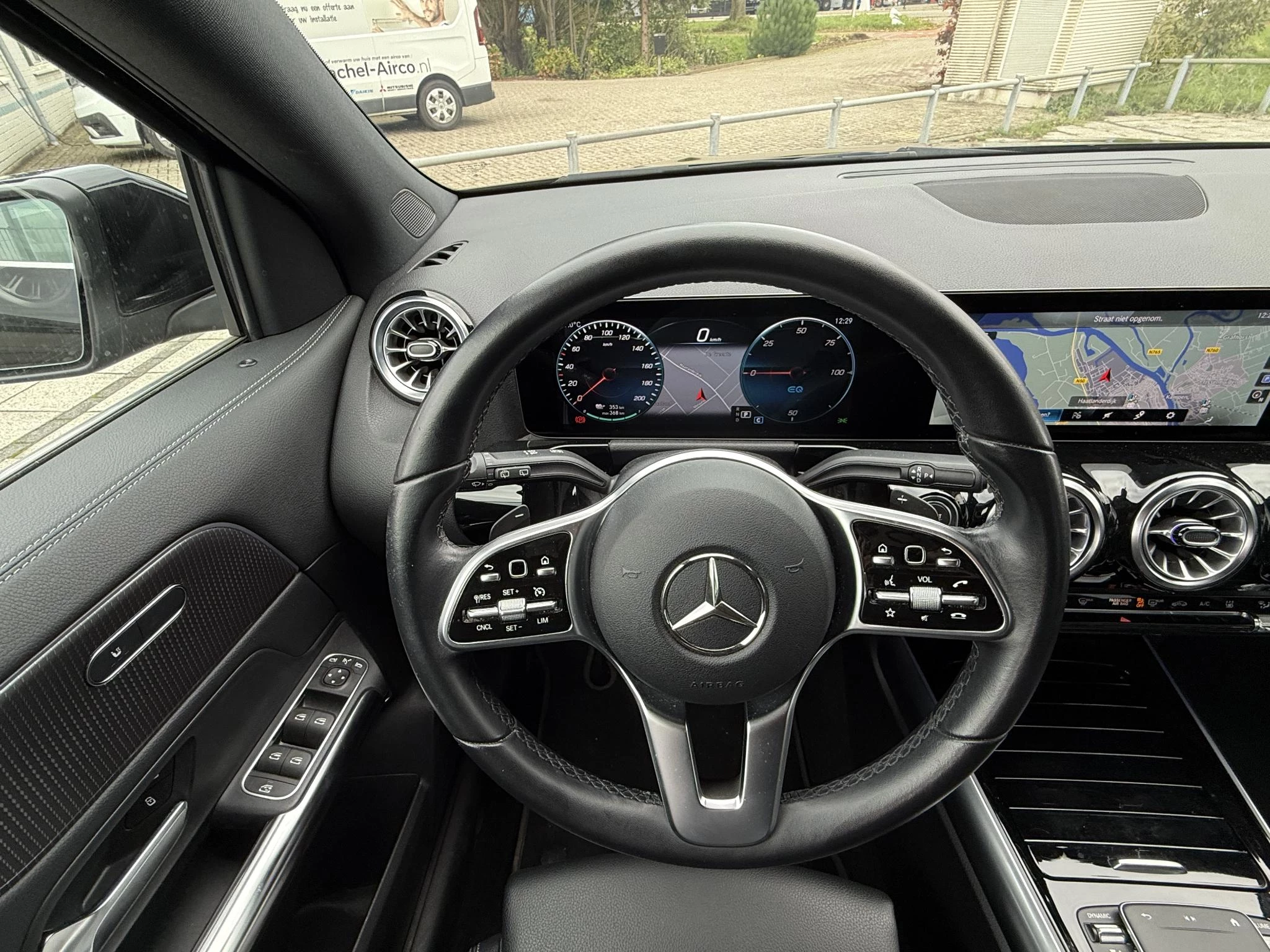 Hoofdafbeelding Mercedes-Benz EQA