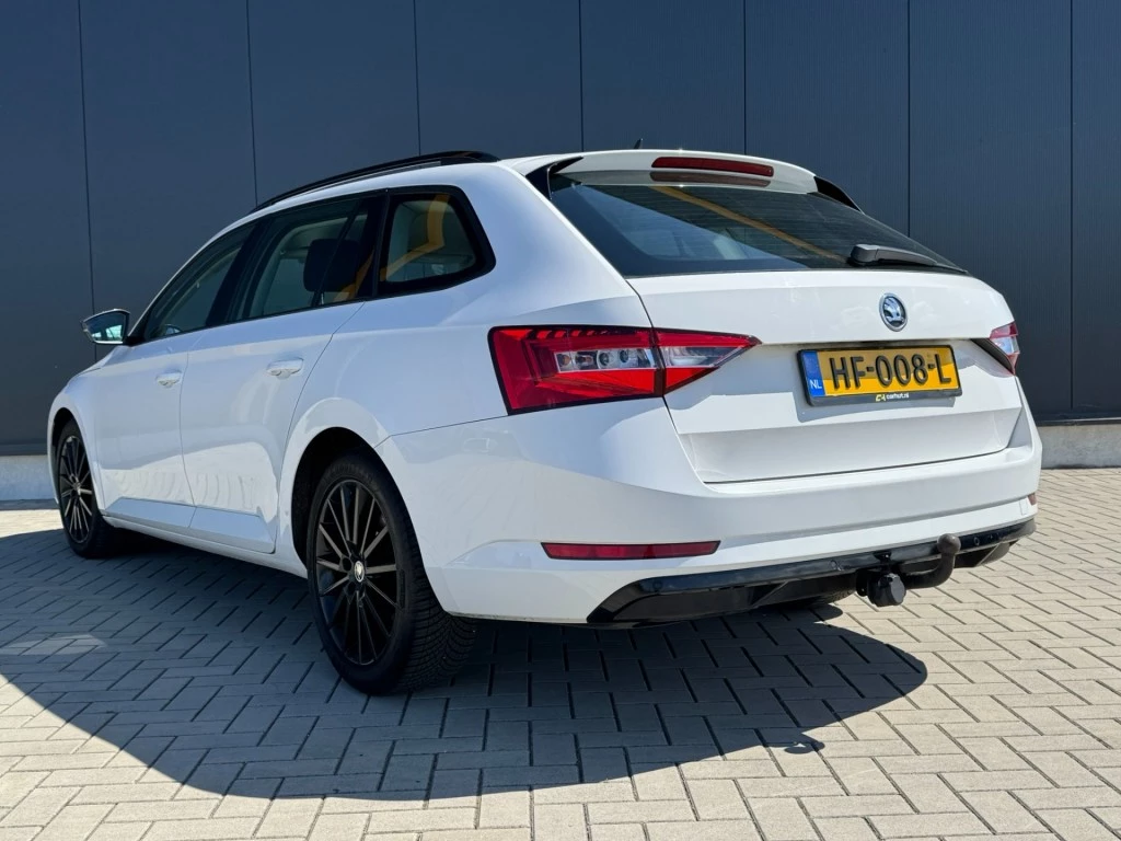 Hoofdafbeelding Škoda Superb