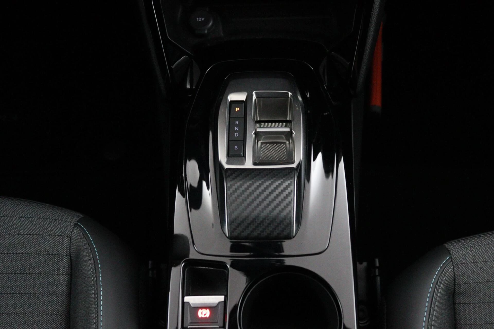 Hoofdafbeelding Peugeot e-2008