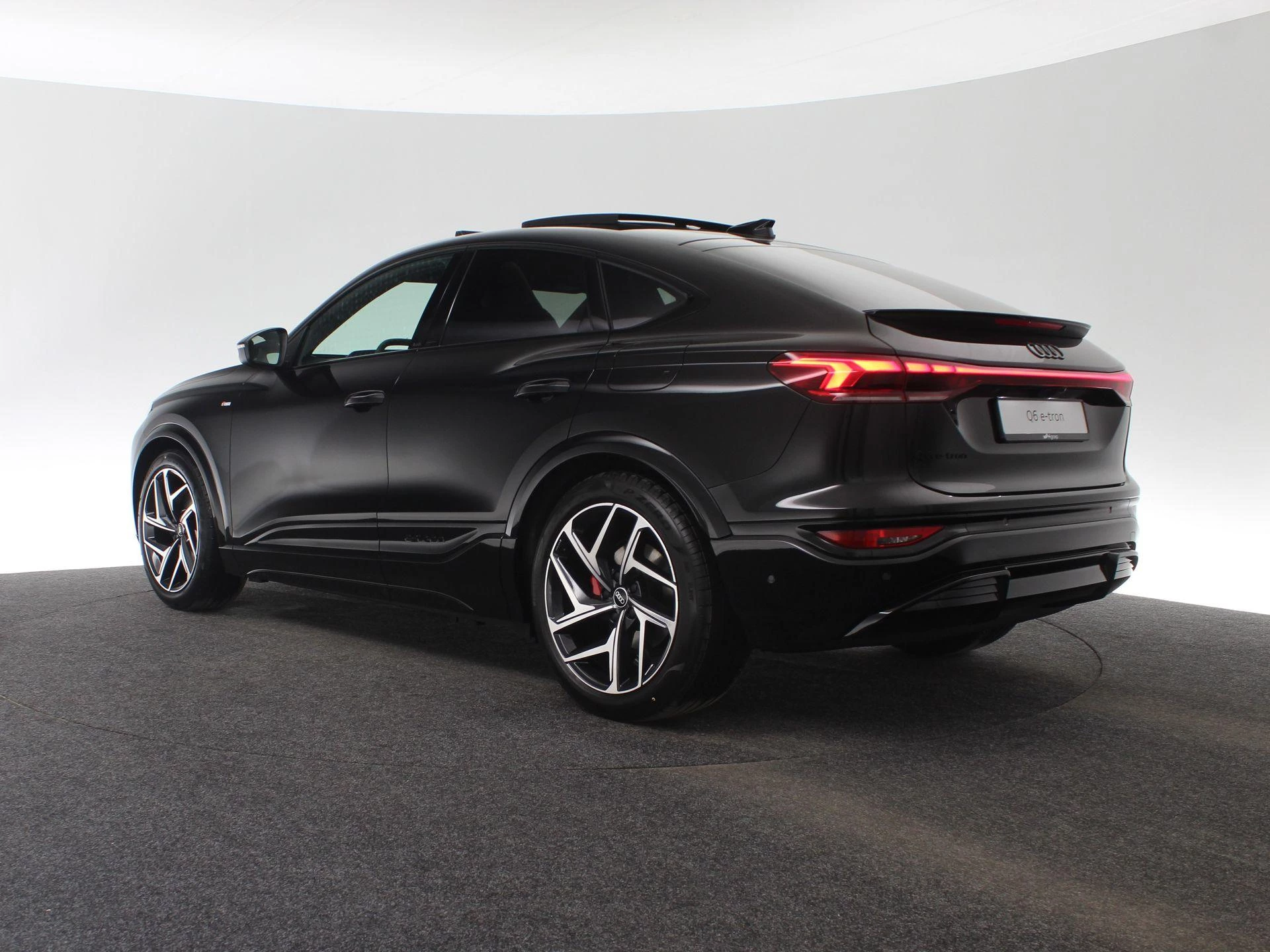 Hoofdafbeelding Audi Q6 e-tron