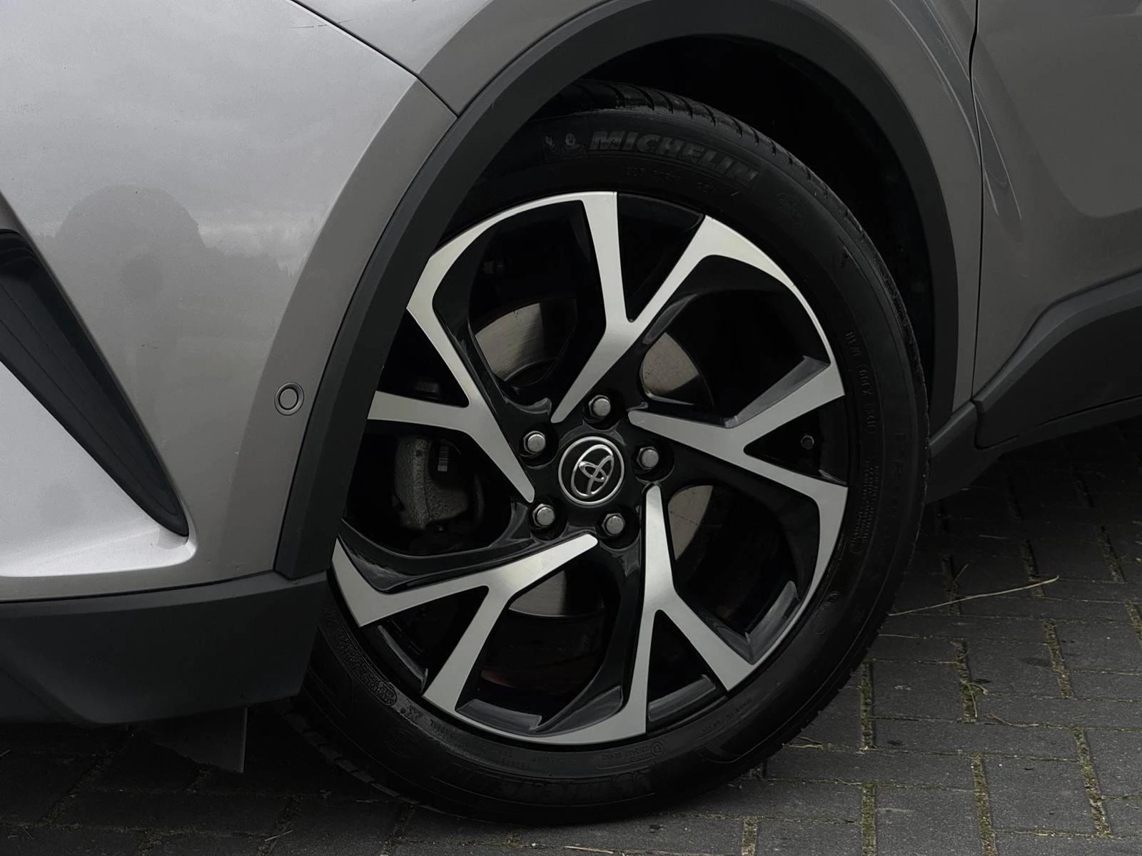 Hoofdafbeelding Toyota C-HR