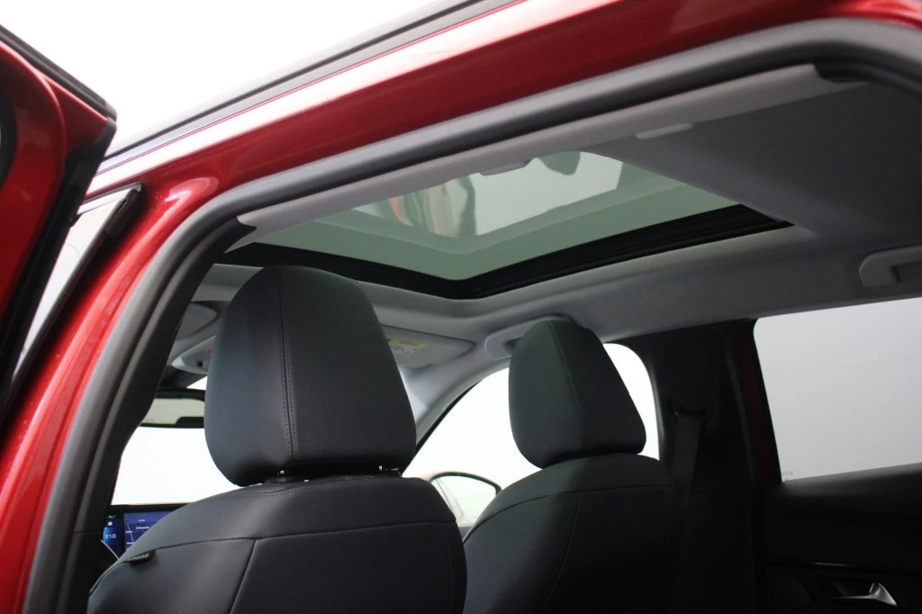 Hoofdafbeelding Peugeot e-2008