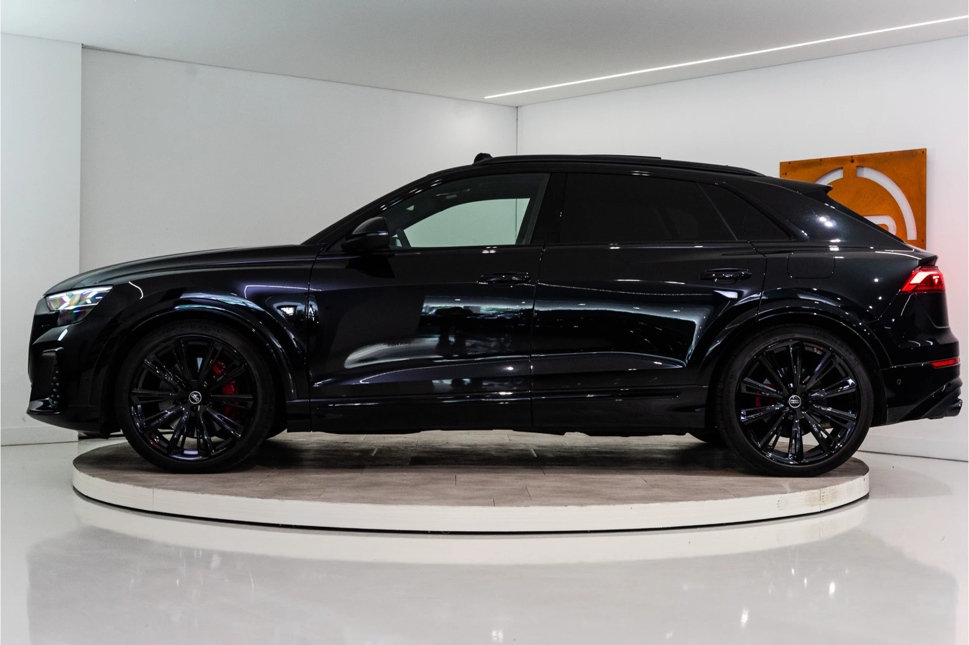 Hoofdafbeelding Audi Q8