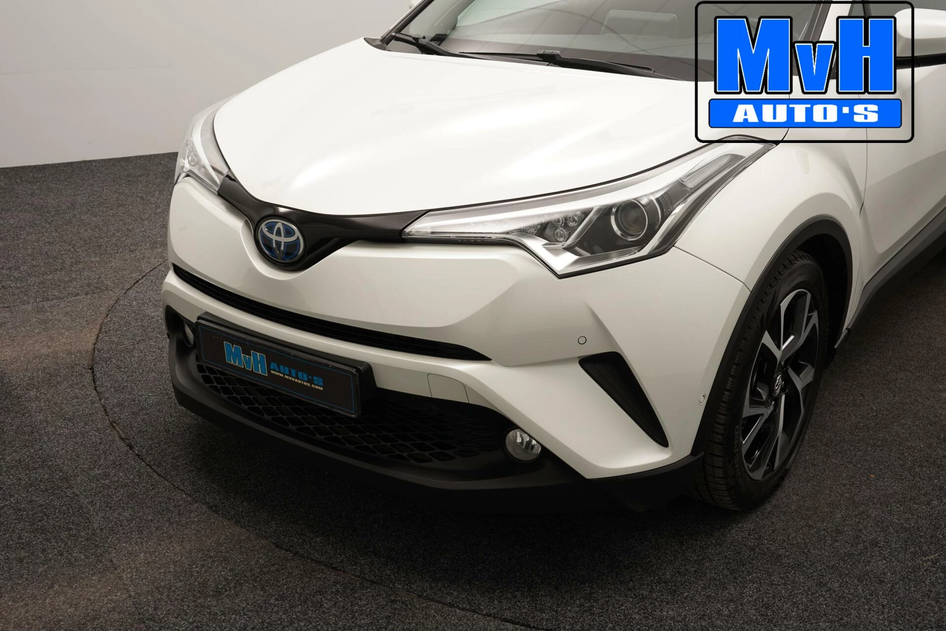 Hoofdafbeelding Toyota C-HR