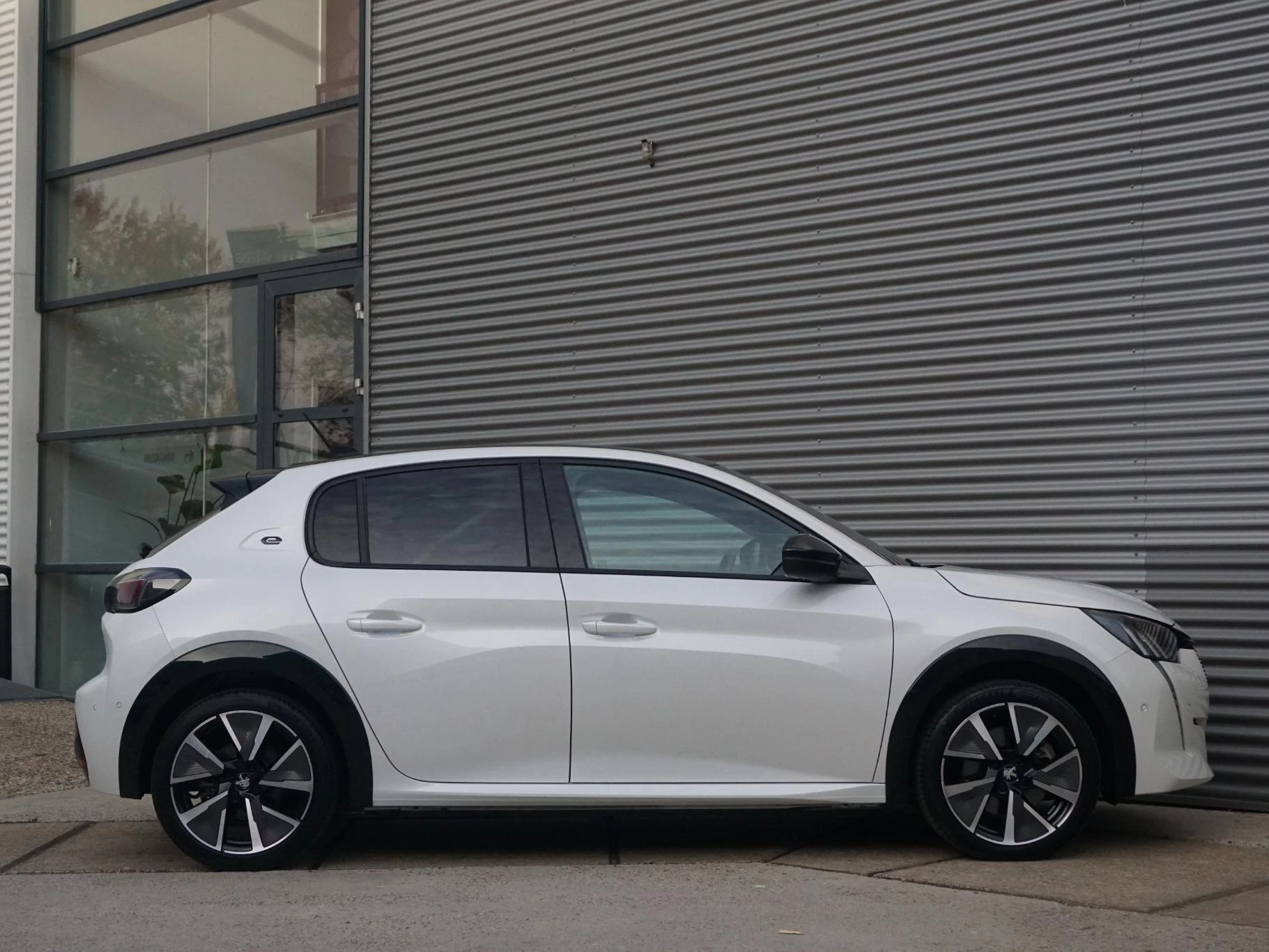 Hoofdafbeelding Peugeot e-208