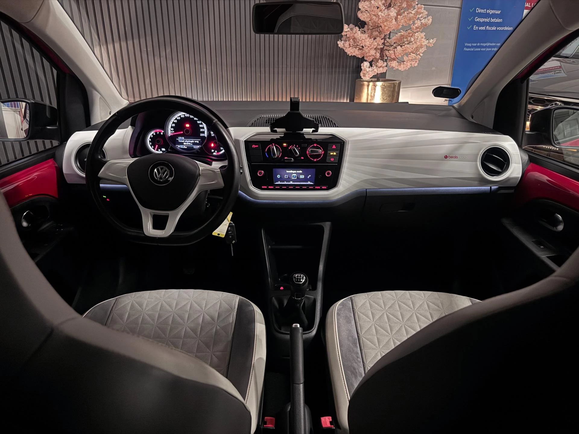 Hoofdafbeelding Volkswagen up!