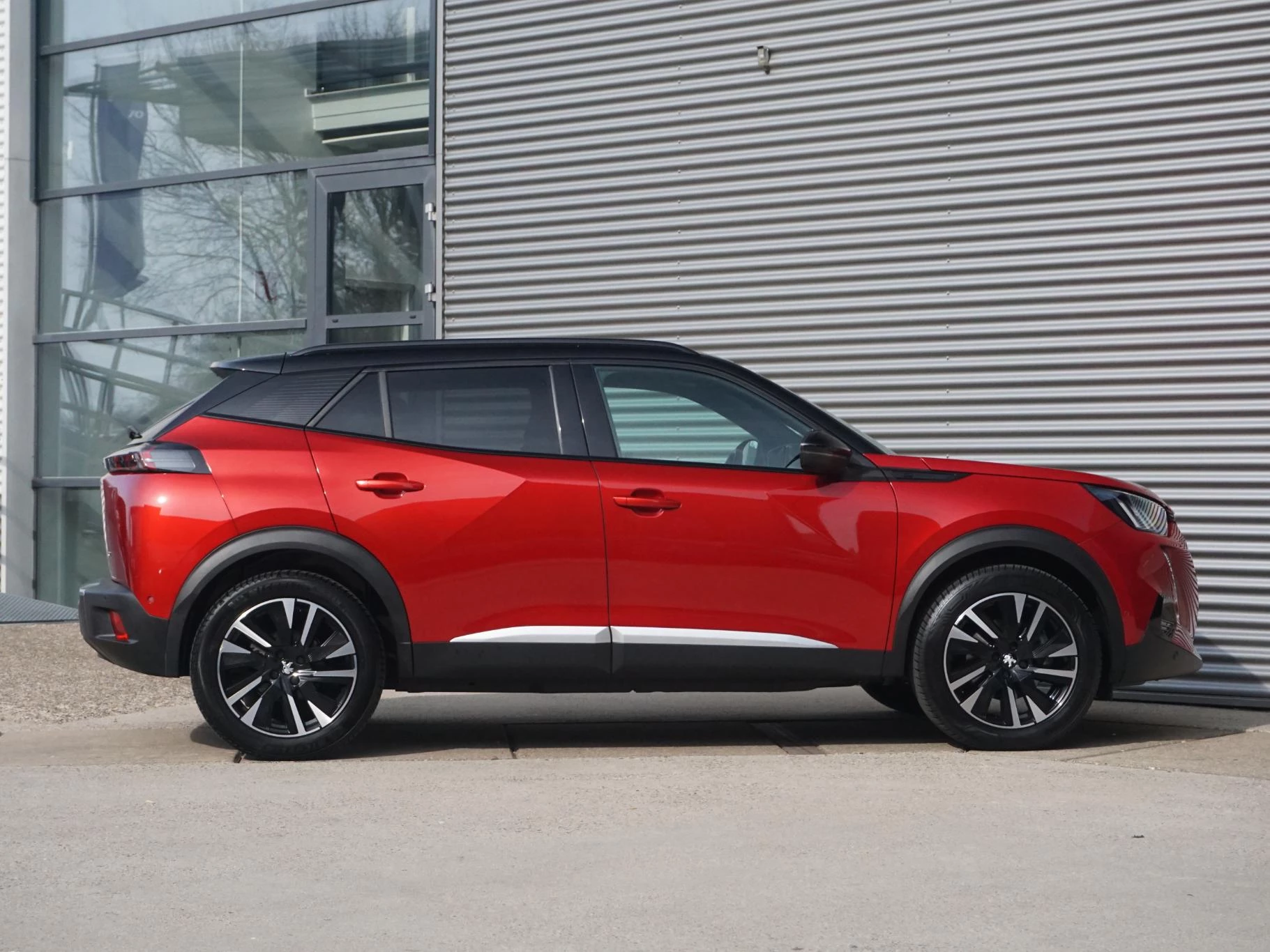 Hoofdafbeelding Peugeot e-2008